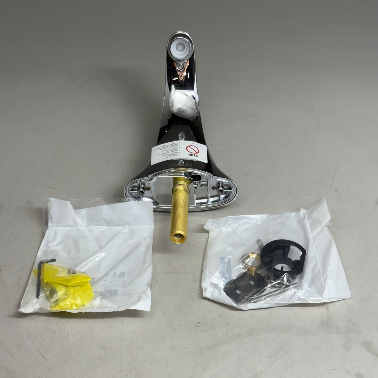 CHICAGO FAUCETS E-Tronic® 40 Series Touch-free Faucet Silver  116.606.AB.1T