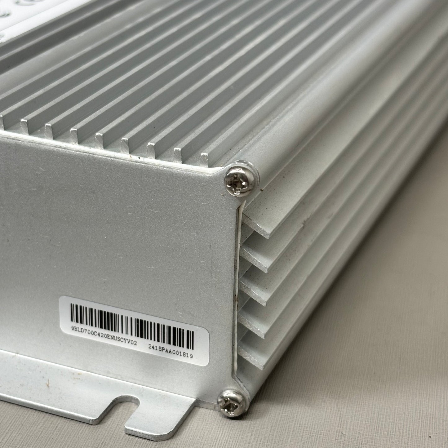 UPOWERTEK LED Driver 700W Cable Programable 108-305Vac 1 Output BLD-700-C420-ENU