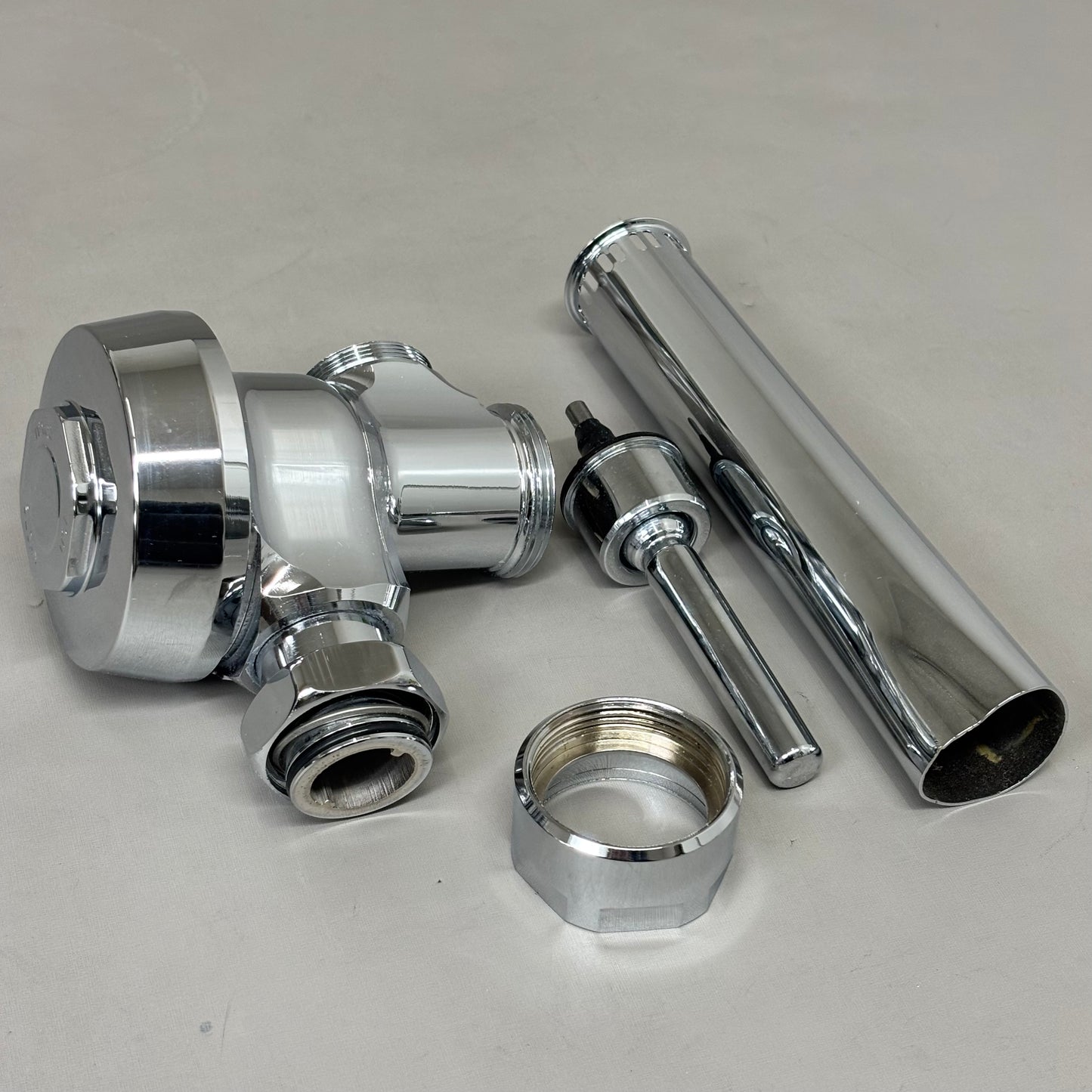 ZA@ SLOAN Royal 111 Exposed Manual Flush Valve Top Spud 1.6gpf Chrome 3010000 As-is
