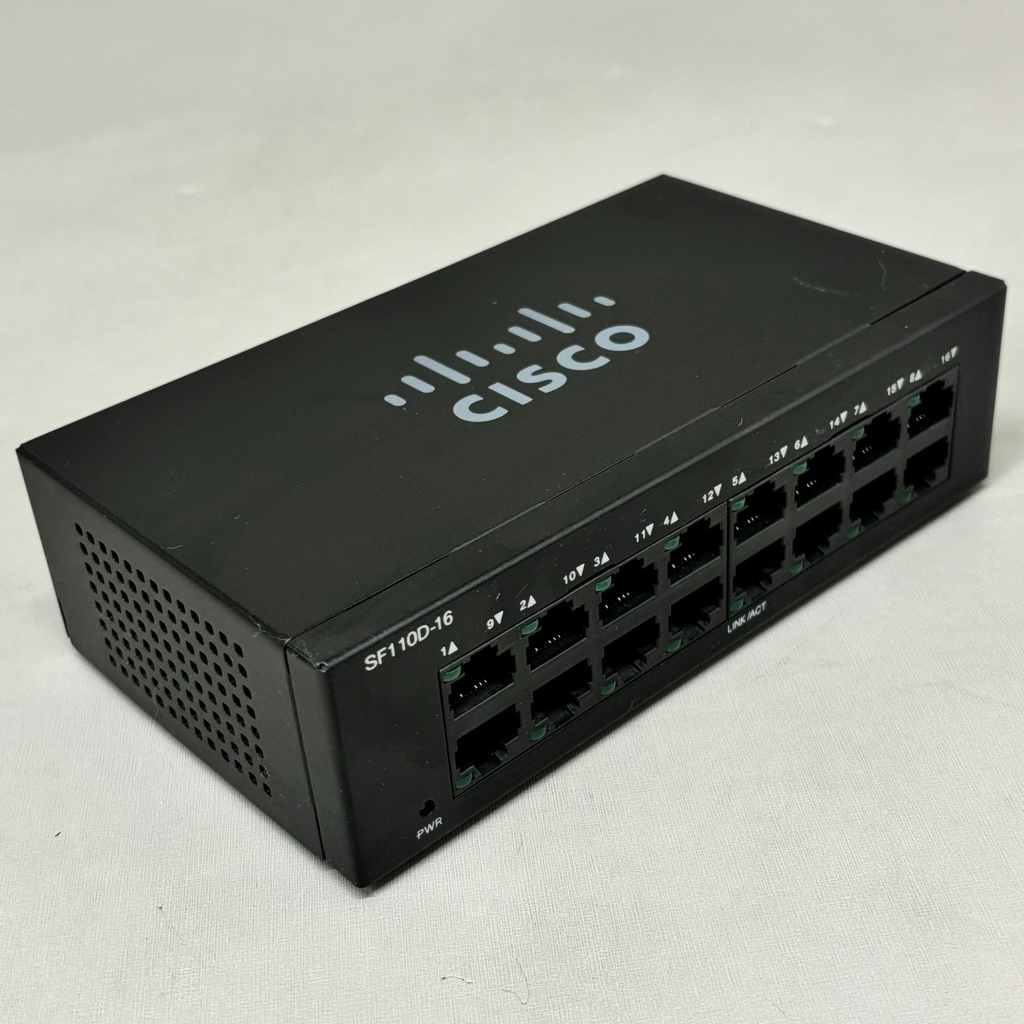 CISCO Business 16 Ports Unmanaged Wall-mountable Network Switch
