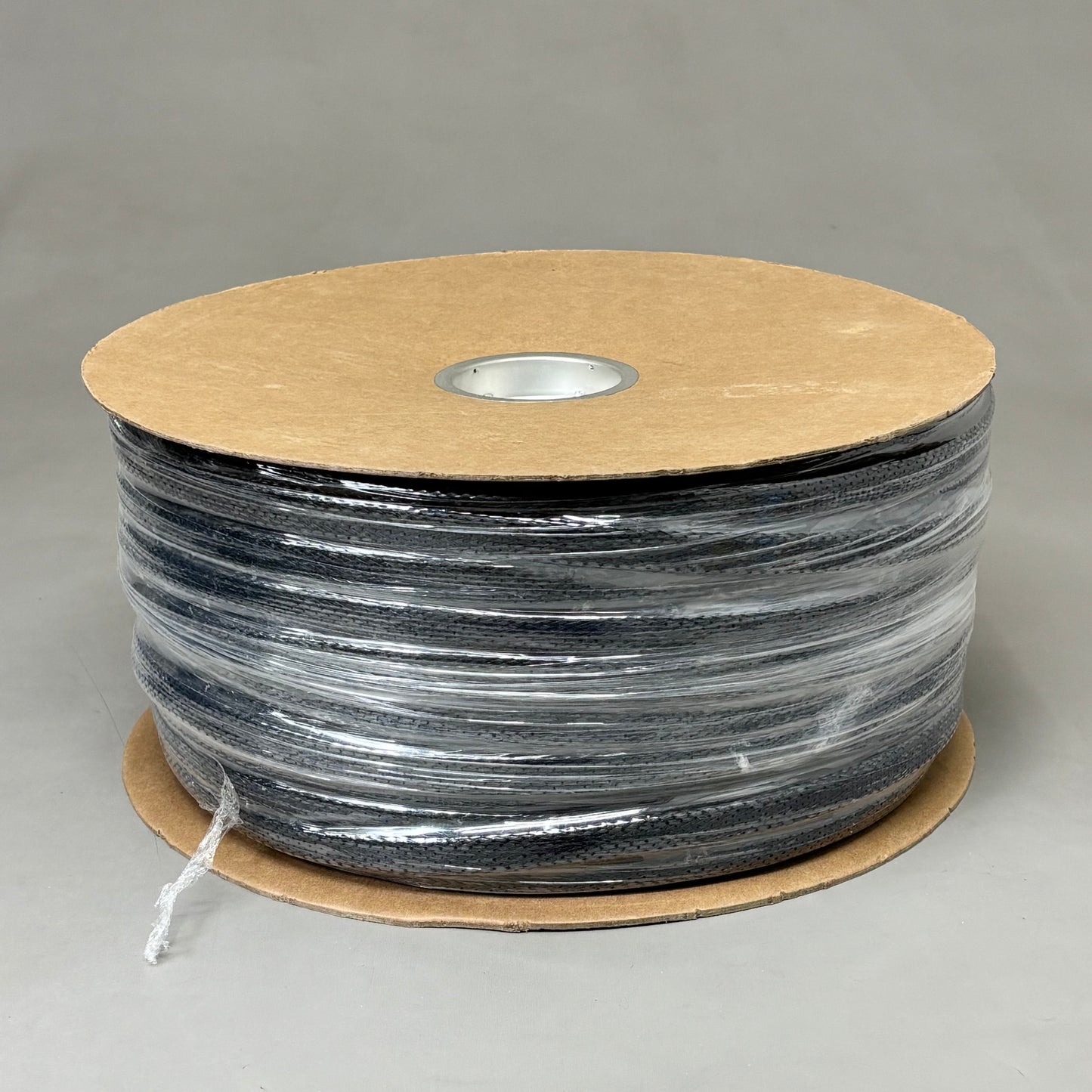 GORILLA SLEEVE Flat Filament Expandable Braided Sleeving  3/4" 500' T1793941