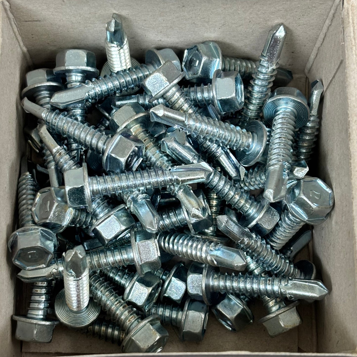 DEWALT (500 PK) Self-Drilling Screws 5/8"Hex Washer 1/4"-14x1-1/4" DFSEDB955-050