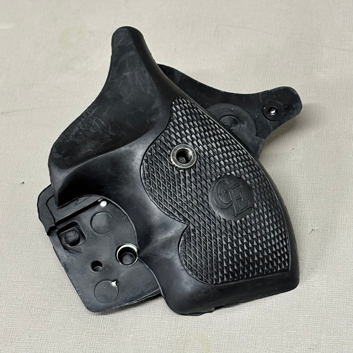 UNKNOWN VENDOR Shadow Black Rubber Revolver Grips RS5900-48