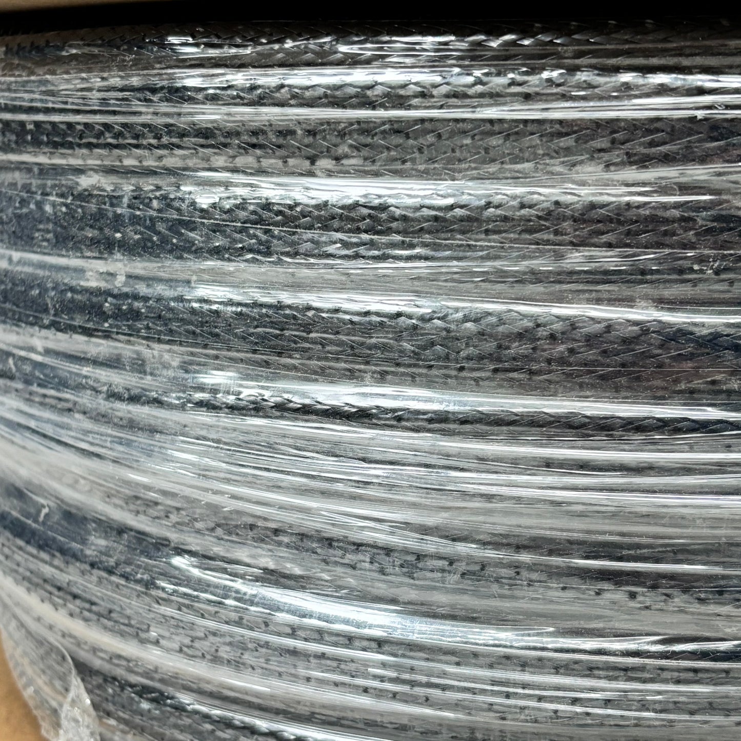GORILLA SLEEVE Flat Filament Expandable Braided Sleeving  3/4" 500' T1793941