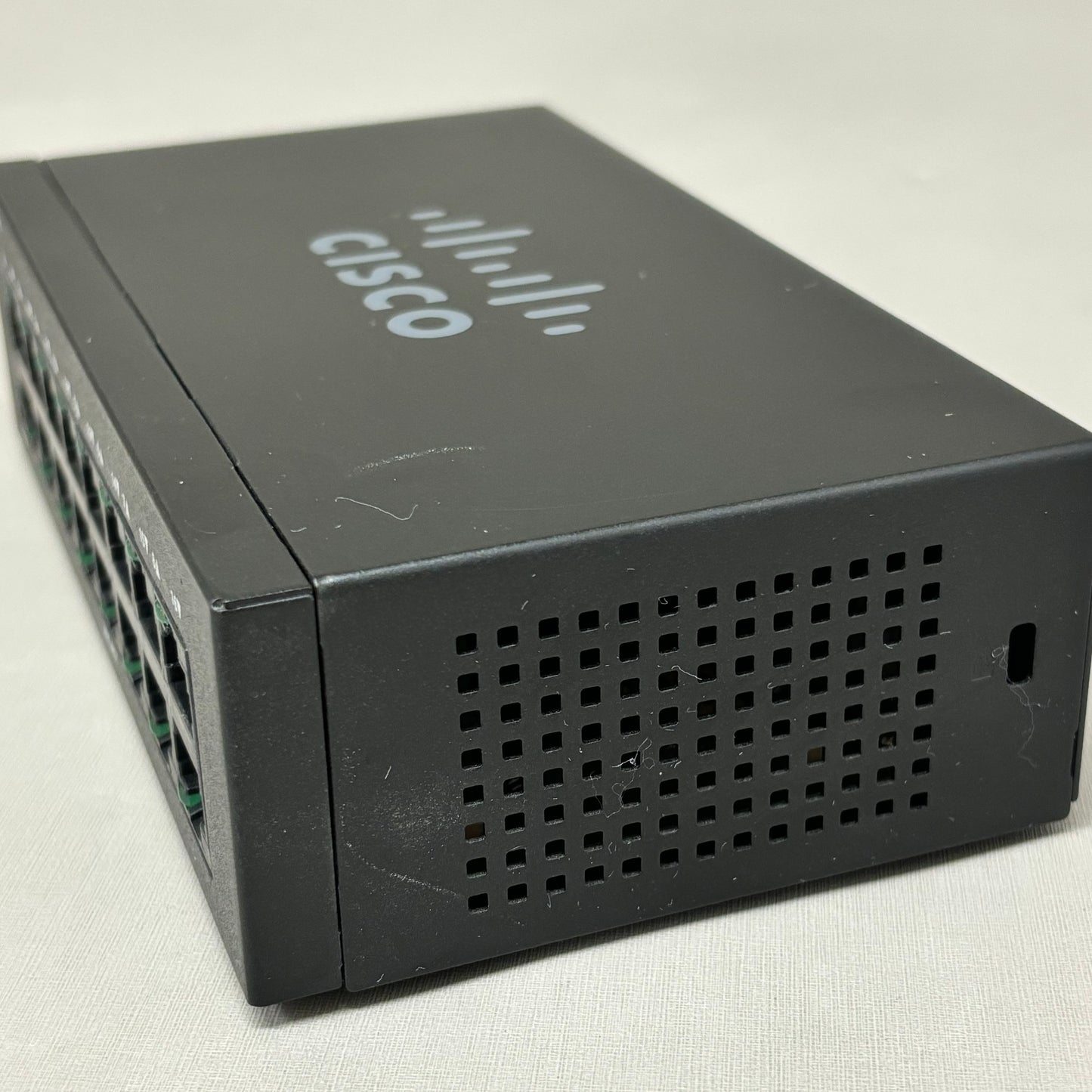 CISCO Business 16 Ports Unmanaged Wall-mountable Network Switch