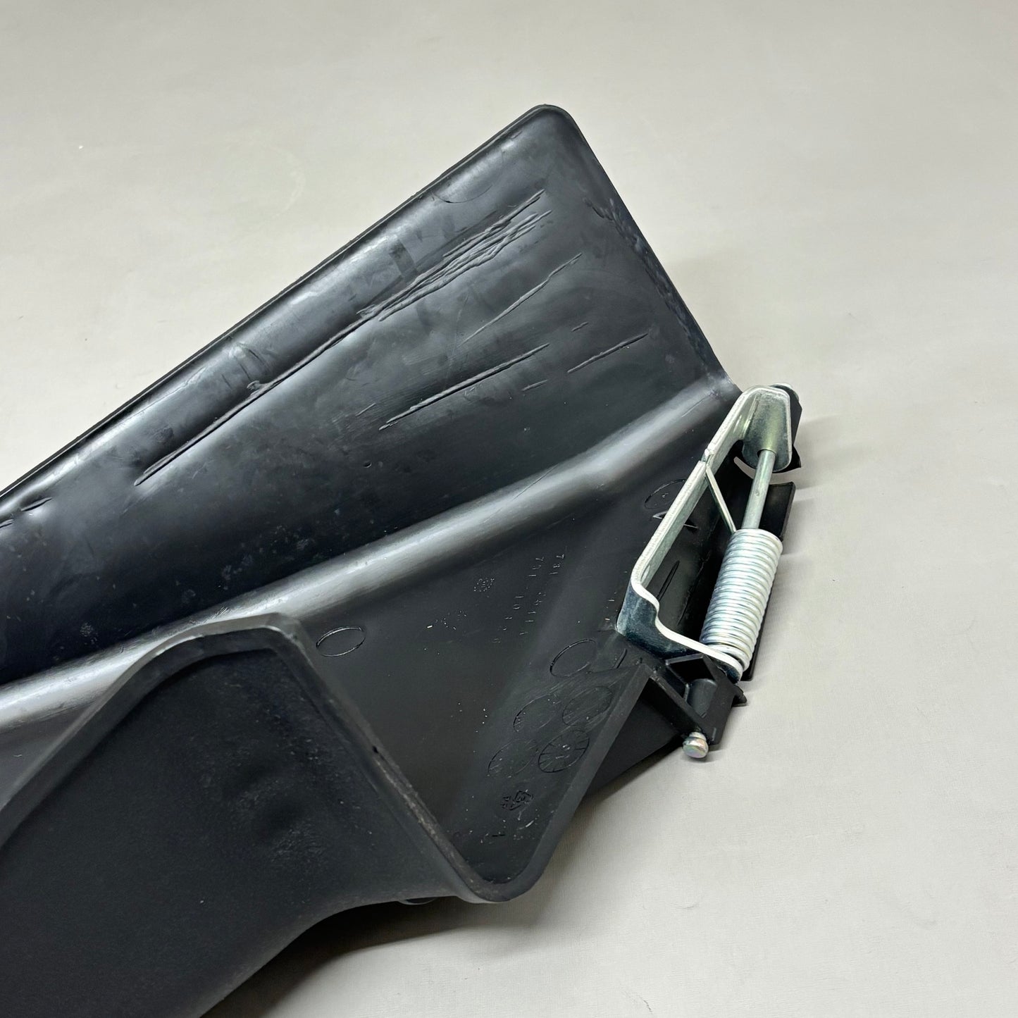 TROY BILT Discharge Chute Deflector Riding Mowers w/38" or 42" Deck 631-05229