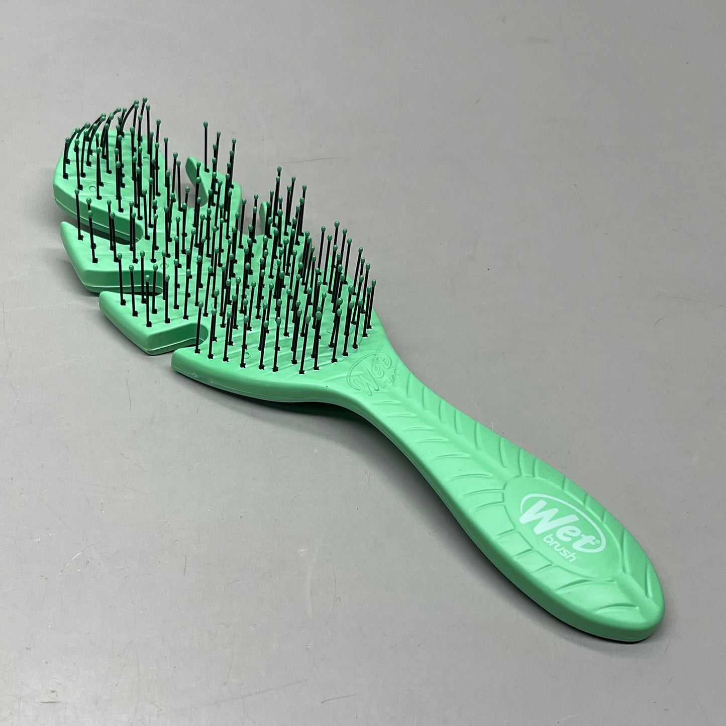 WET BRUSH (2 PACK) Go Green Detangler Brush Green GYBIO830ASST