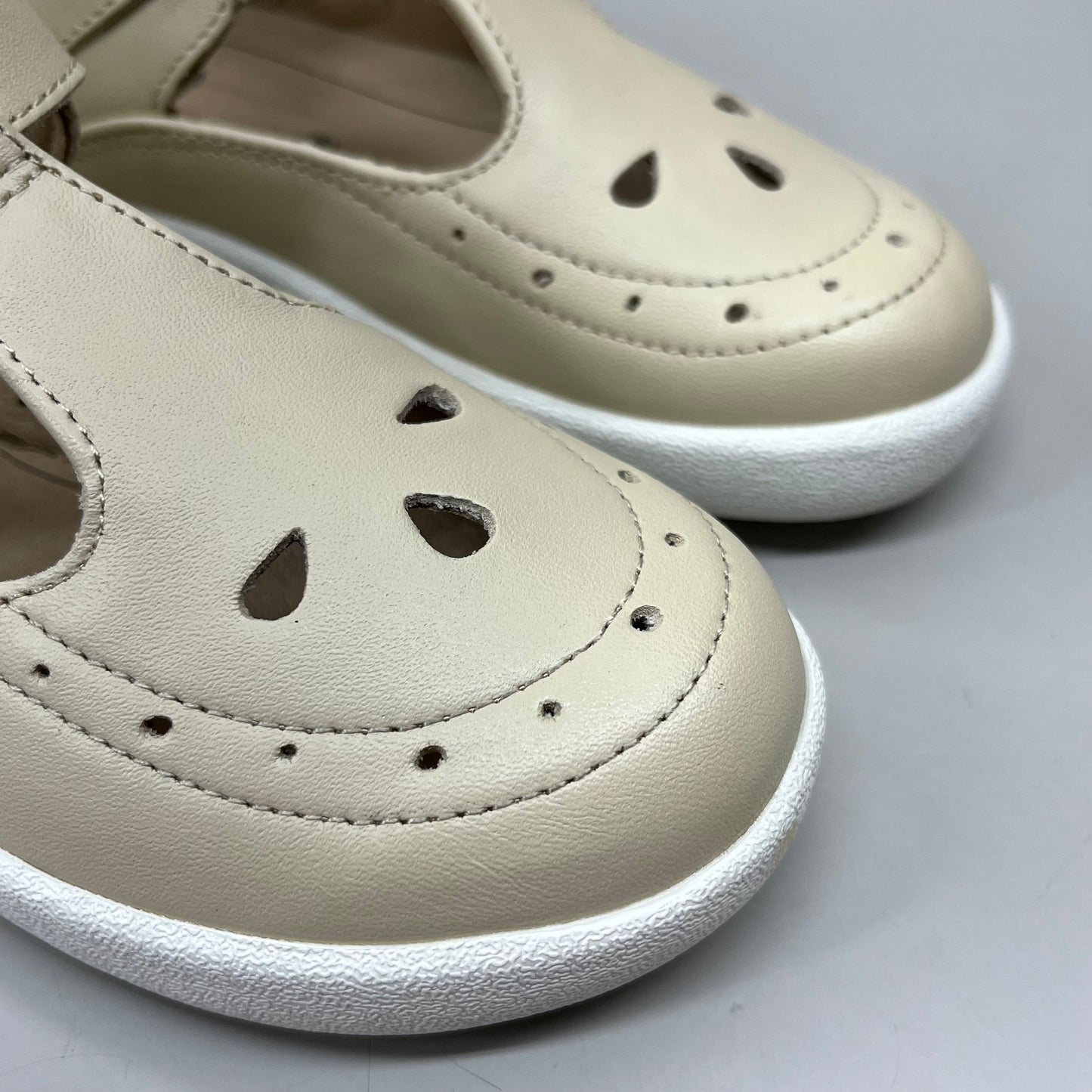 OLD SOLES Royal Adjustable T Strap Leather Shoe Kid's Sz 28 US 11 Cream #5011