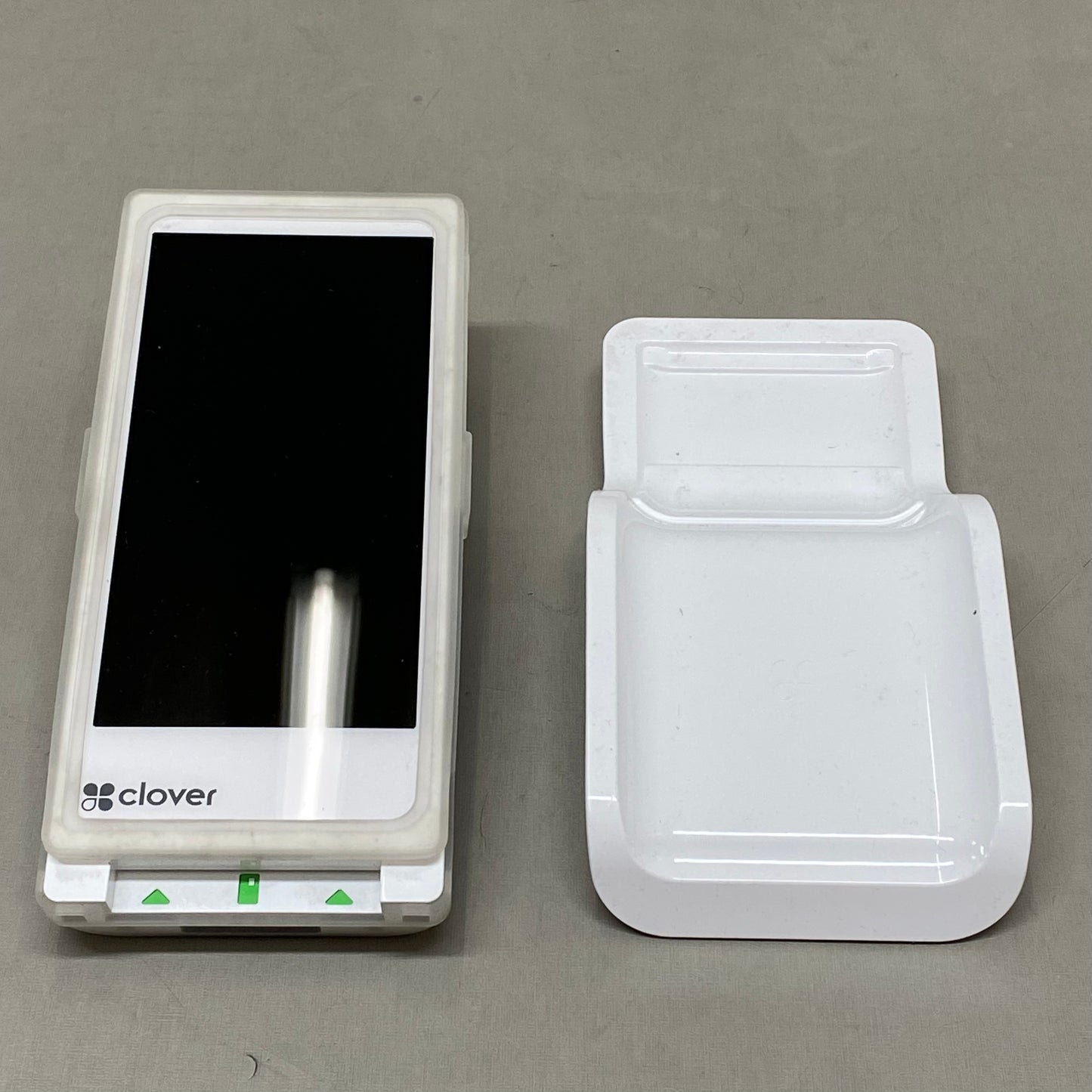 CLOVER FLEX  POS System/ Mobile Card Swiper For Retail,Restaurants Etc!  7.75"x3.25"x2" White (As-is (See Images))