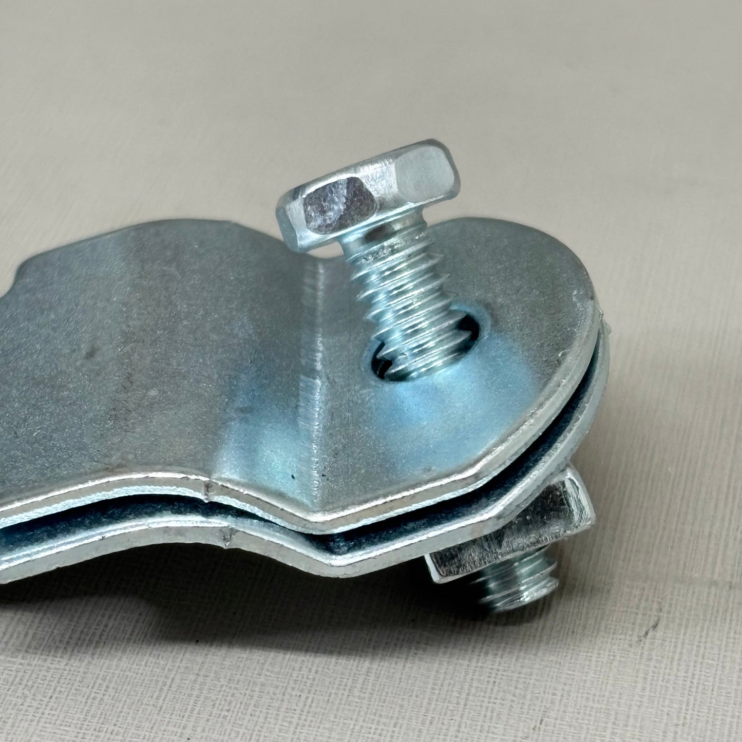 CENTAUR (100 PACK)Universal Durable Pipe Clamp WI UPC3/4 3/4" Chrome UNIV-A-PLTD