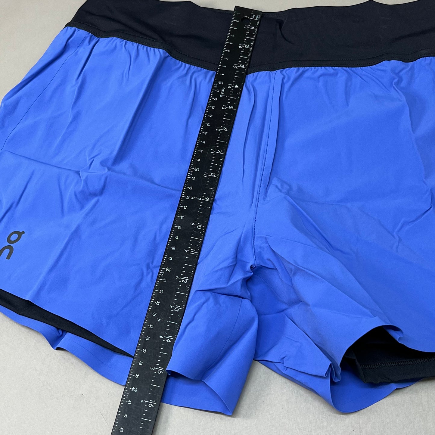 ON RUNNING Women's Active Wear Running Shorts Sz-XLarge Cobalt Black 255.01044