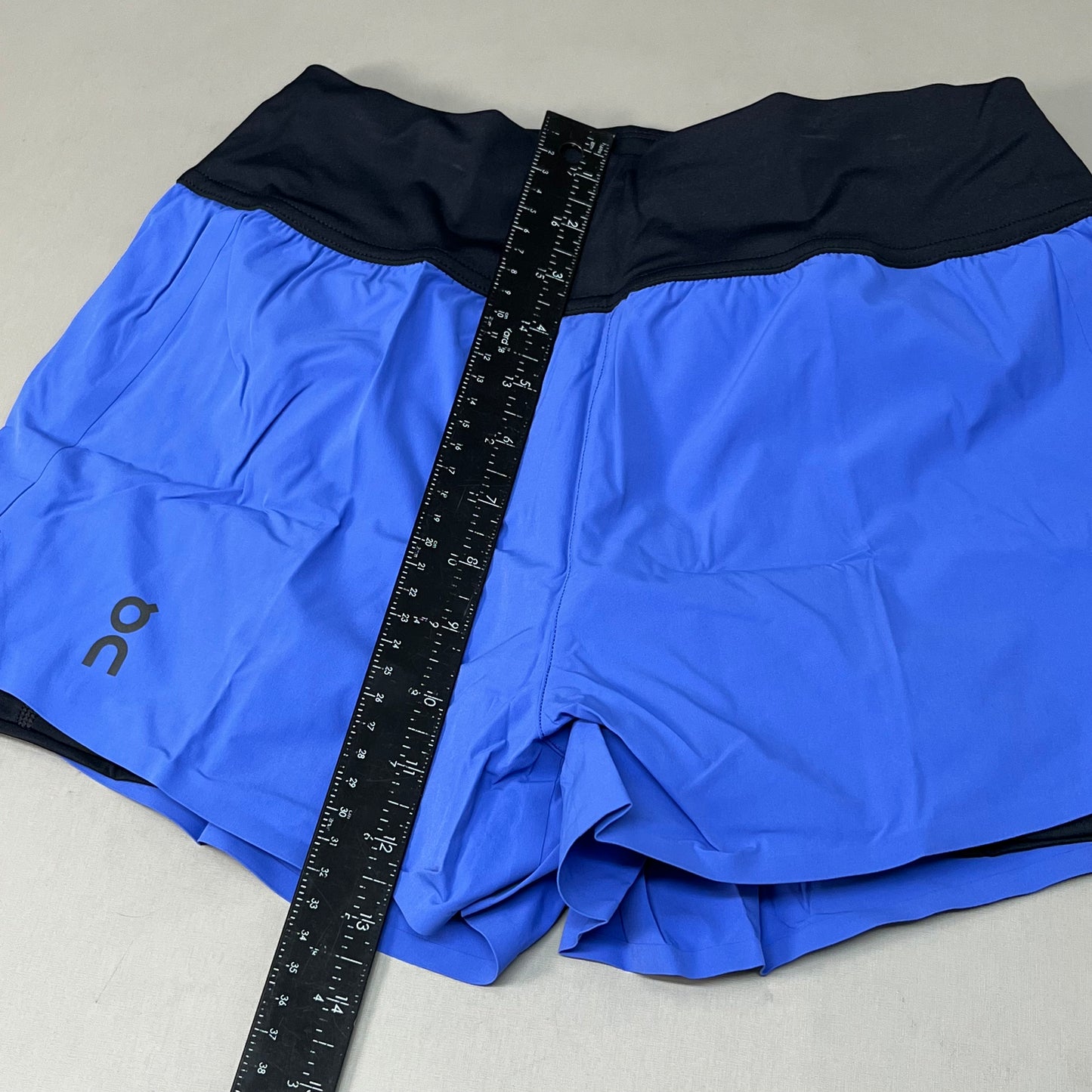 ON RUNNING Women's Active Wear Running Shorts Sz-XSmall Cobalt Black 255.01044