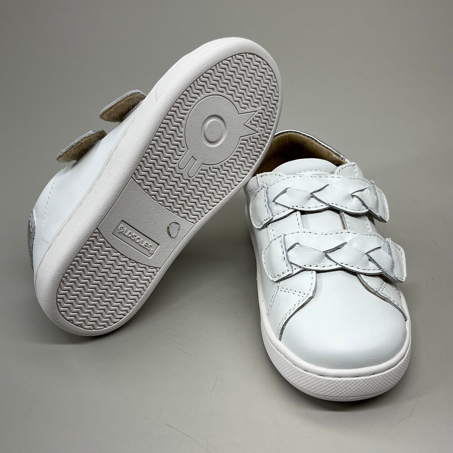 OLD SOLES Baby Plats Leather Shoe Sz 8 EU 24 Snow / Silver #6134