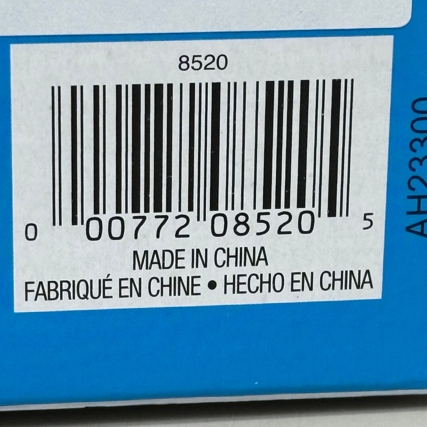 MELISSA & DOUG Pet Vet Play Set Veterinarian Role Playing Accessories 24 PCS 8520