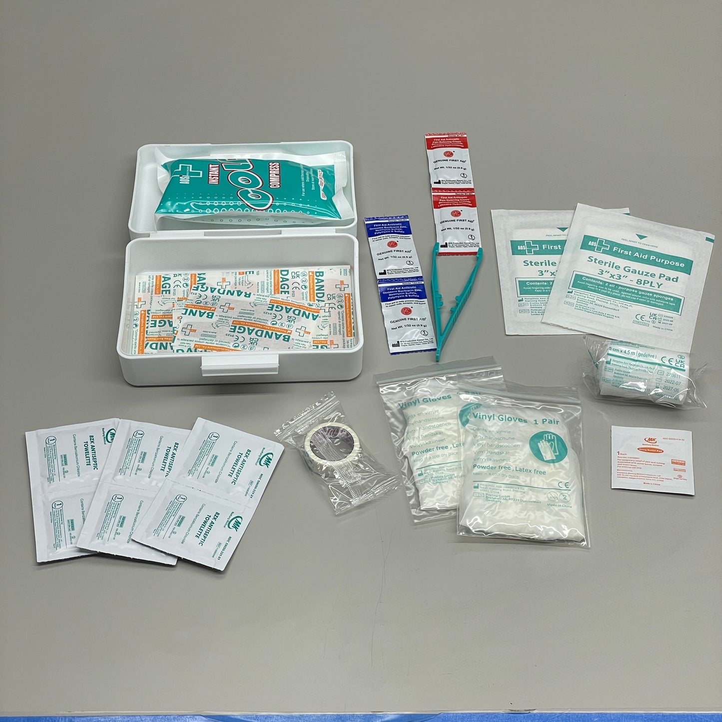 CHAMPION SPORTS First Aid Kit for Minor Medical Emergencies FAKIT