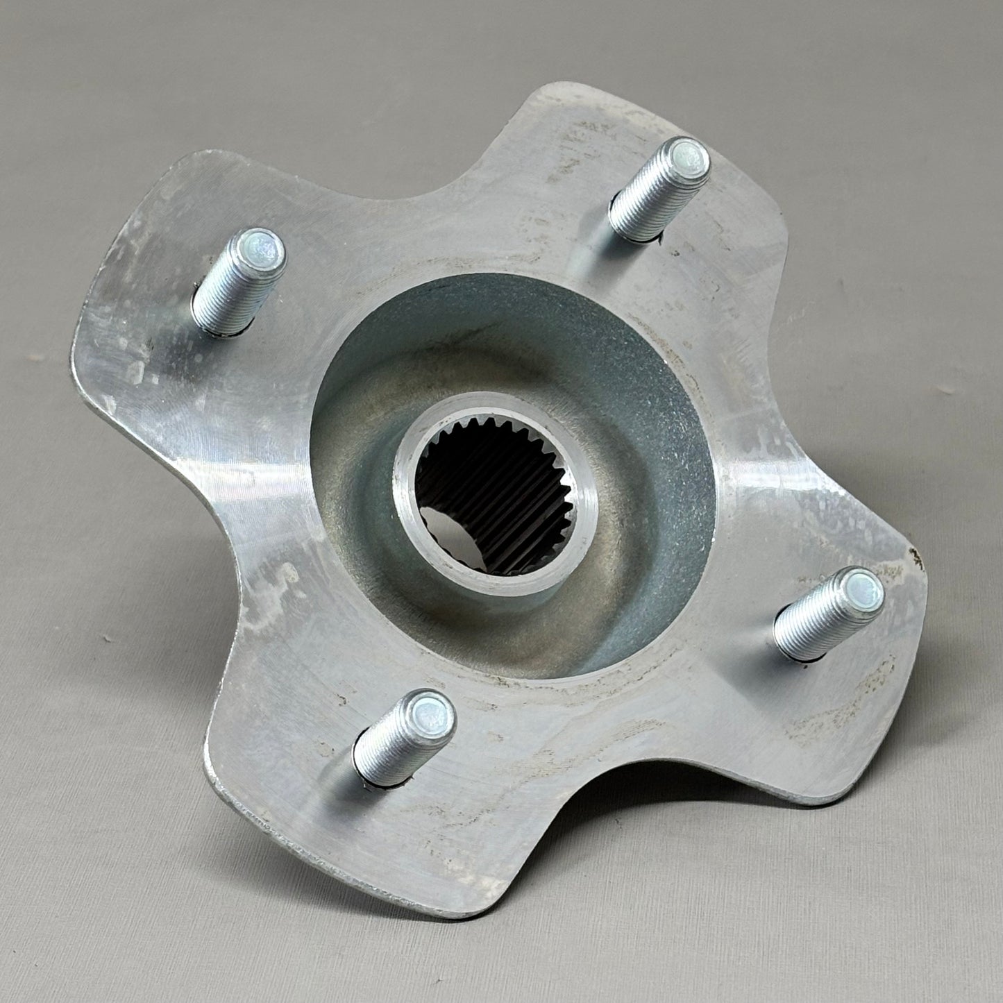 HONDA Hub Rear Right FOURTRAX FOREMAN 4X4 RANCHER OEM 42610-HR3-A20