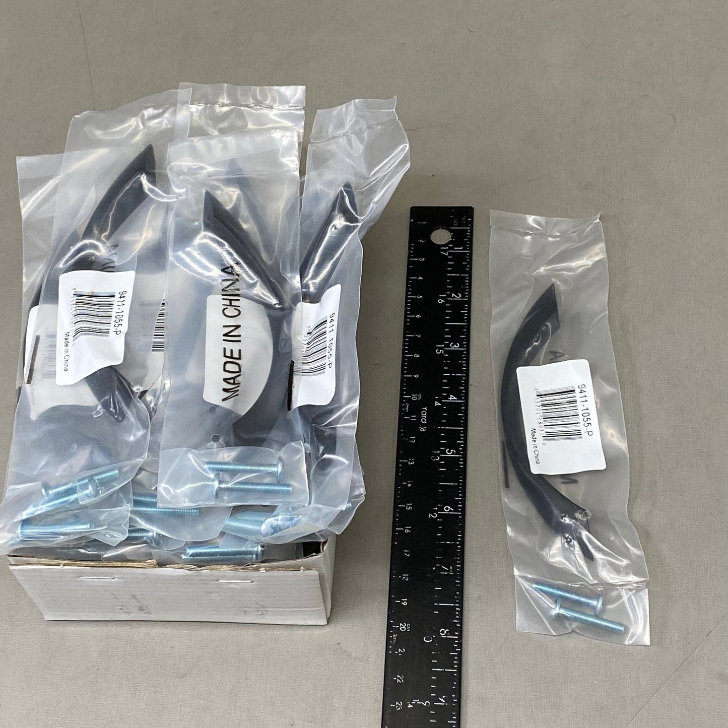 BERENSON (25 Pack) Contemporary Advantage Five Pull Handle 5-1/16" Length  Black 9411-1055-P