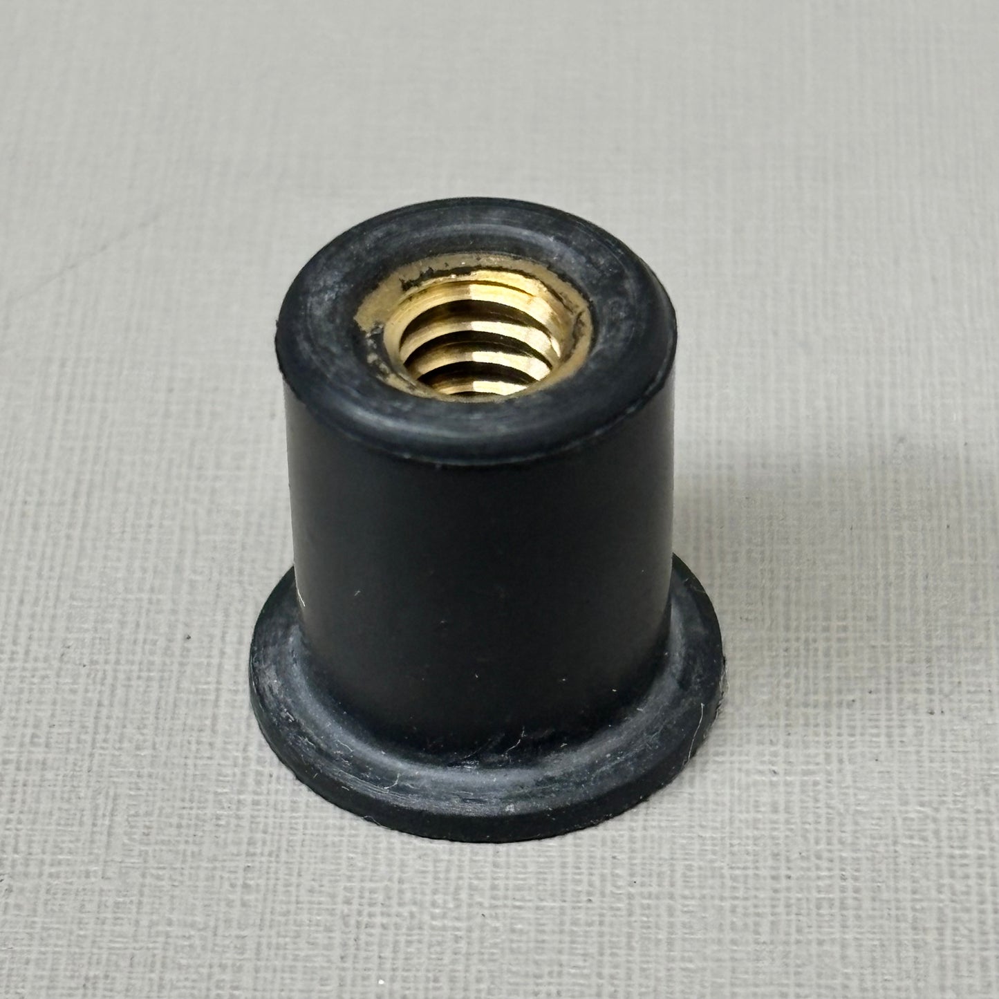 STANLEY (10 PACK) Engineered Fasting Well Nut 1-4-20 0.630 L Rubber 347102-388