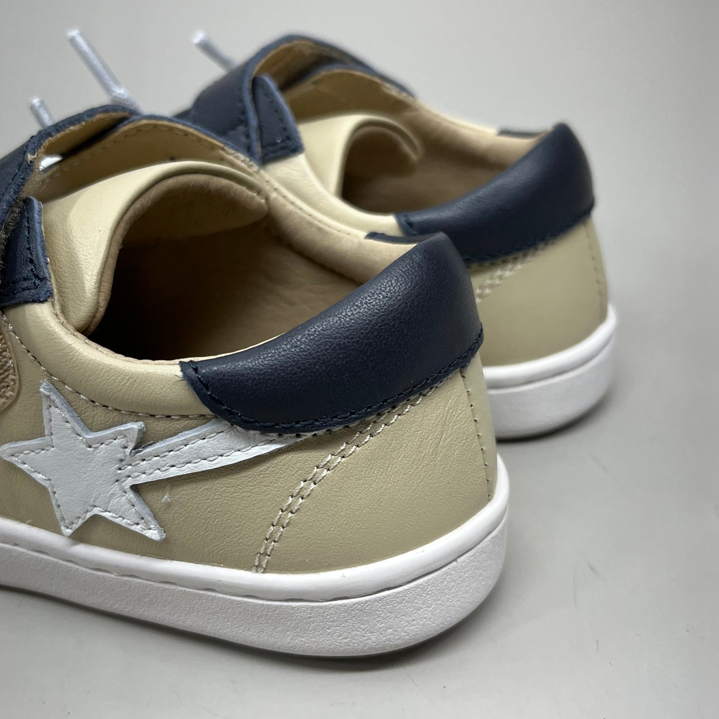 OLD SOLES Runsky Sneakers Leather Shoe Kid’s Sz 24 US 8 Cream/Navy/Snow #6135