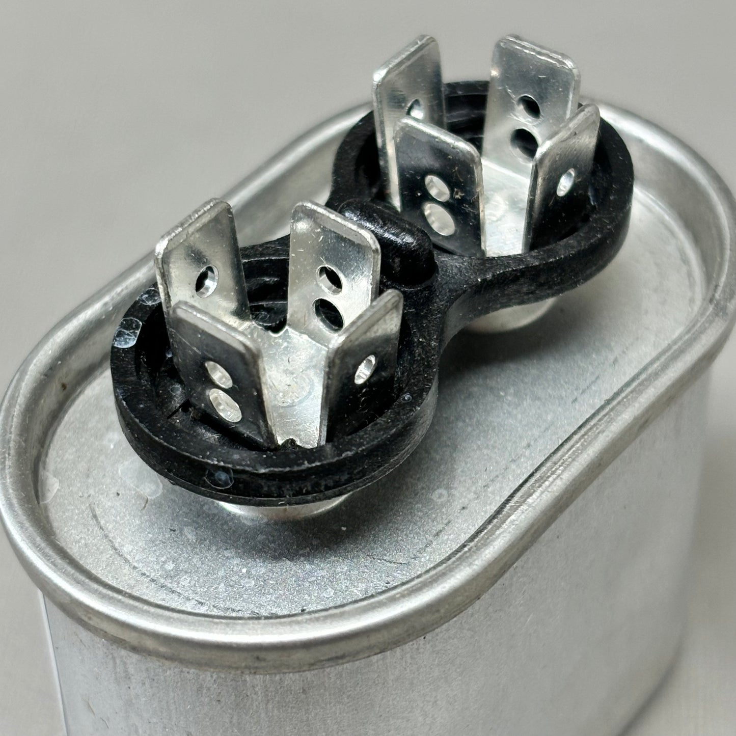 MARS Motor Run Capacitor 14005 5 MFD Oval 370 VAC 24V Screw 50/60 14005