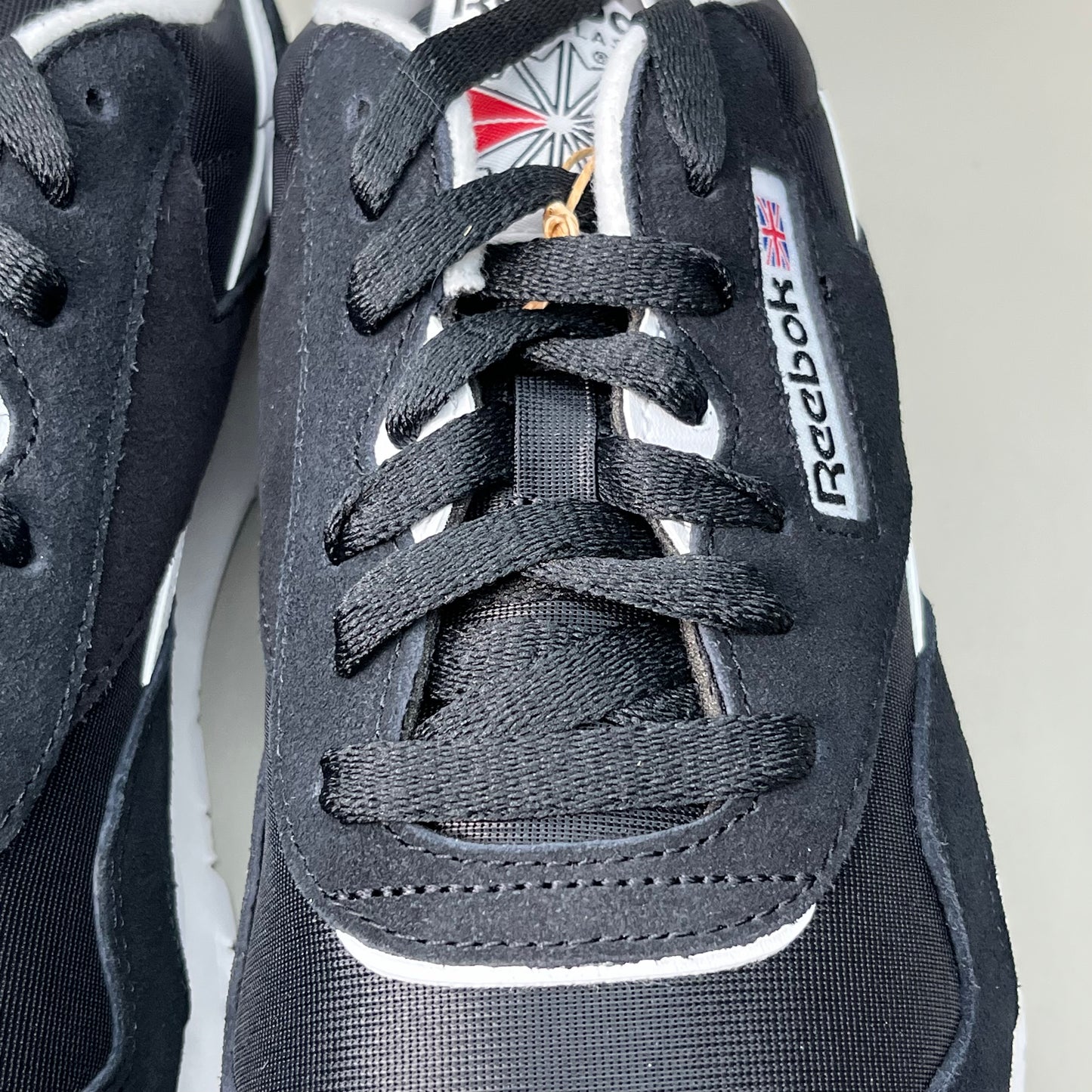 REEBOK Classic Nylon Men's Running Shoes U.S/Sz-10 Black/White GY7231 (New)