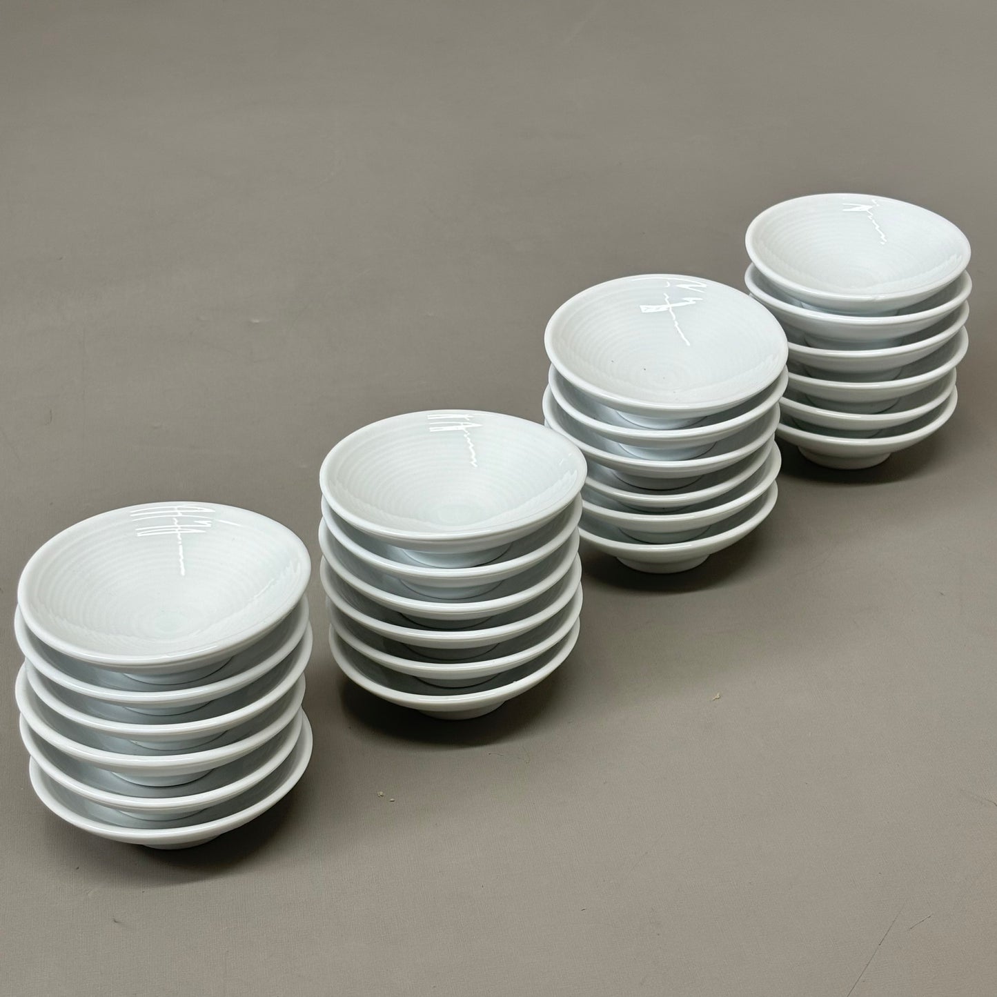 FOH (24 PACK) Small Round Spiral Dish 1.5oz 3.25" Porcelain Cream DSD008WHP23