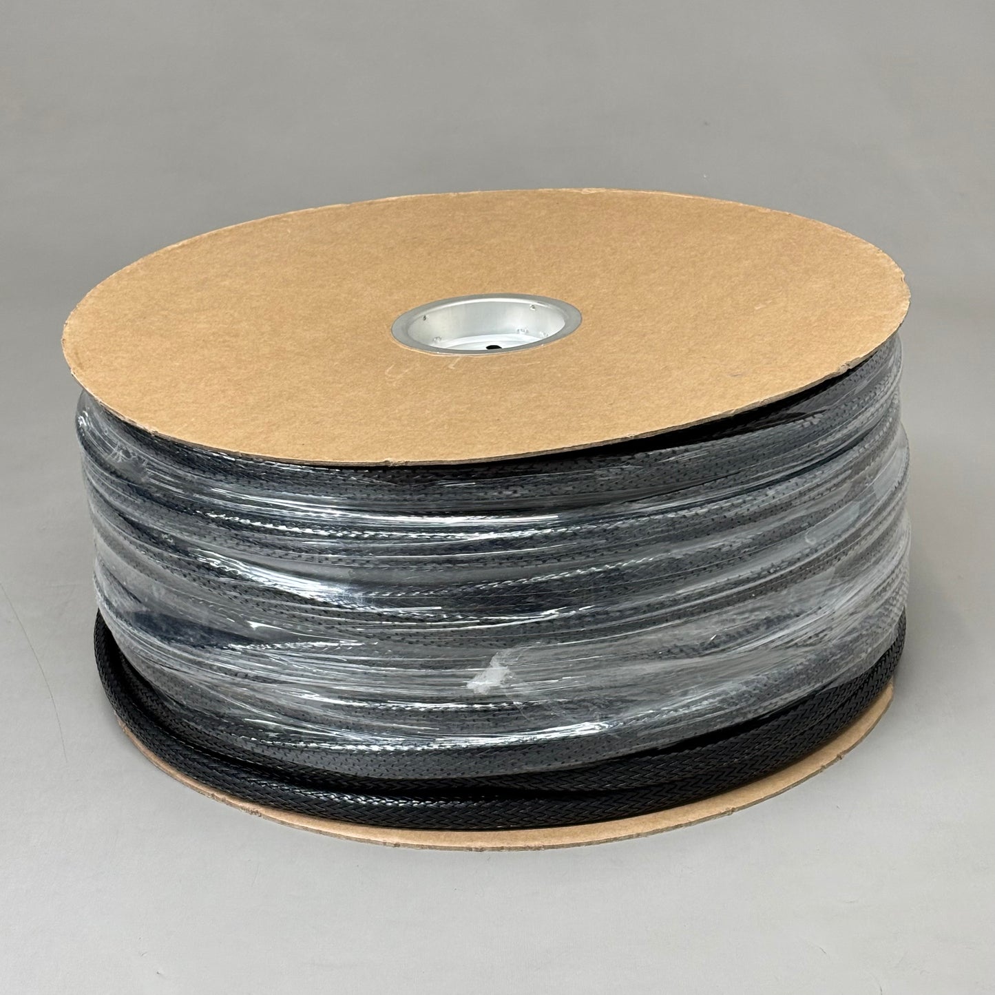 GORILLA SLEEVE Flat Filament Expandable Braided Sleeving  3/4" 480' T1793941