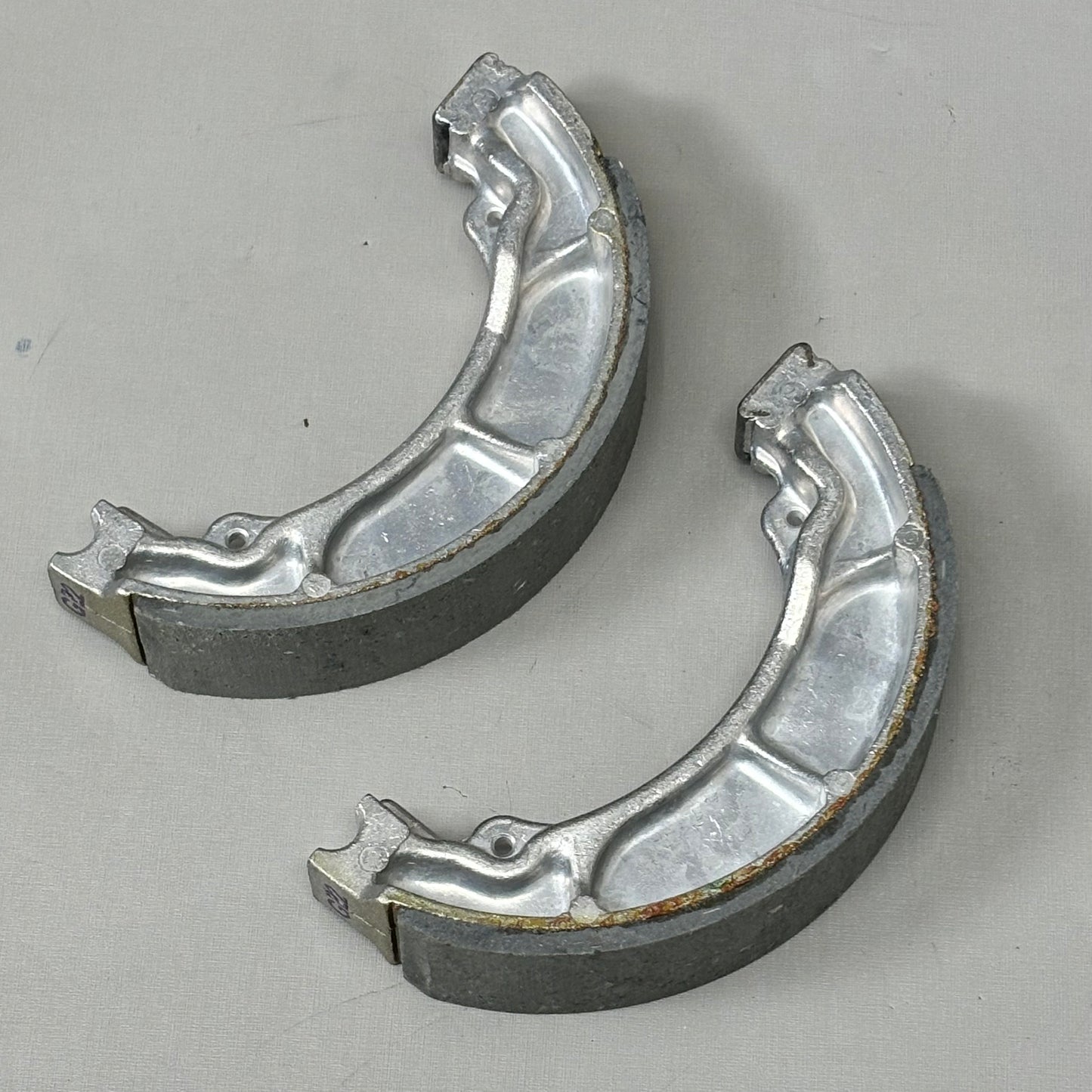 HONDA Brake Shoe Set ATV TRX90 ATC110 ATC185 TRX200 OEM 06430-HF7-000