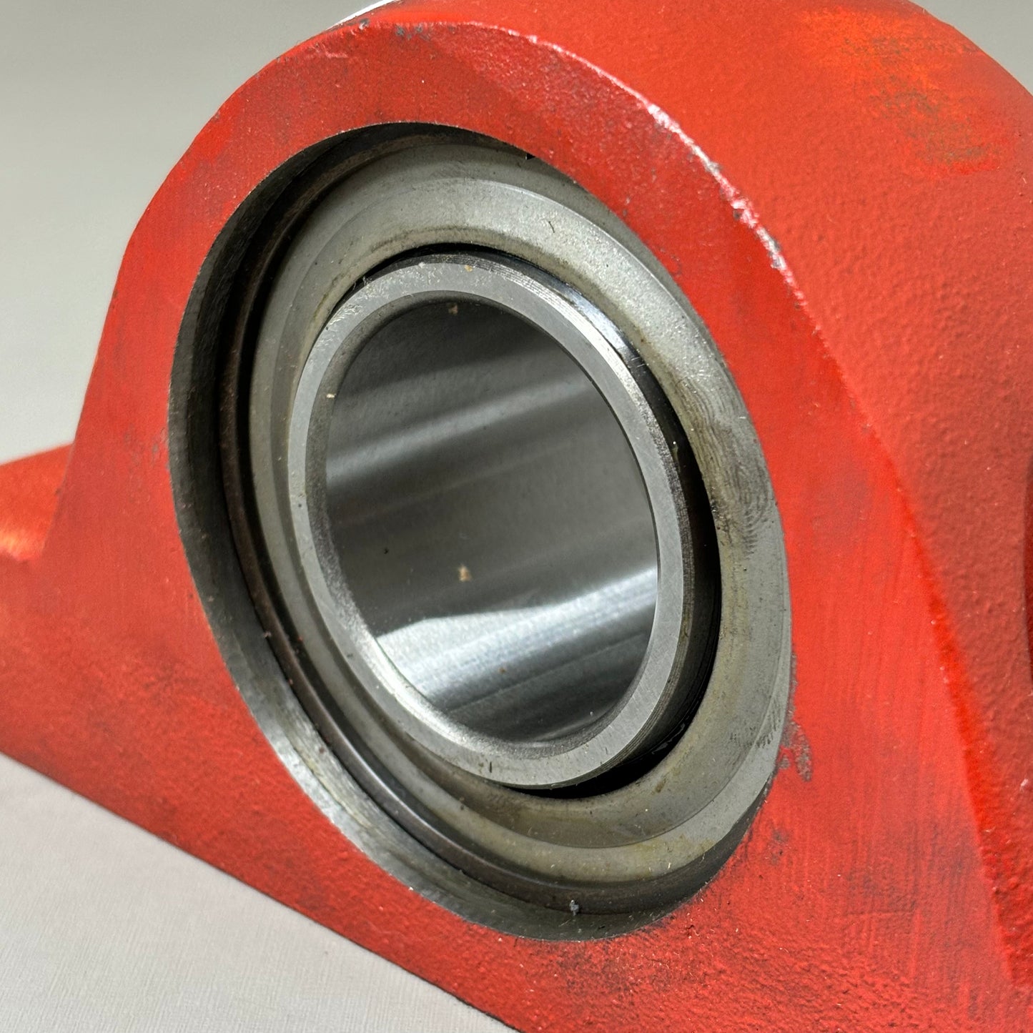 ROYERSFORD R2000 Spherical 2-Bolt Pillow Block Bearing 1-15/16" Red 40-02-N115