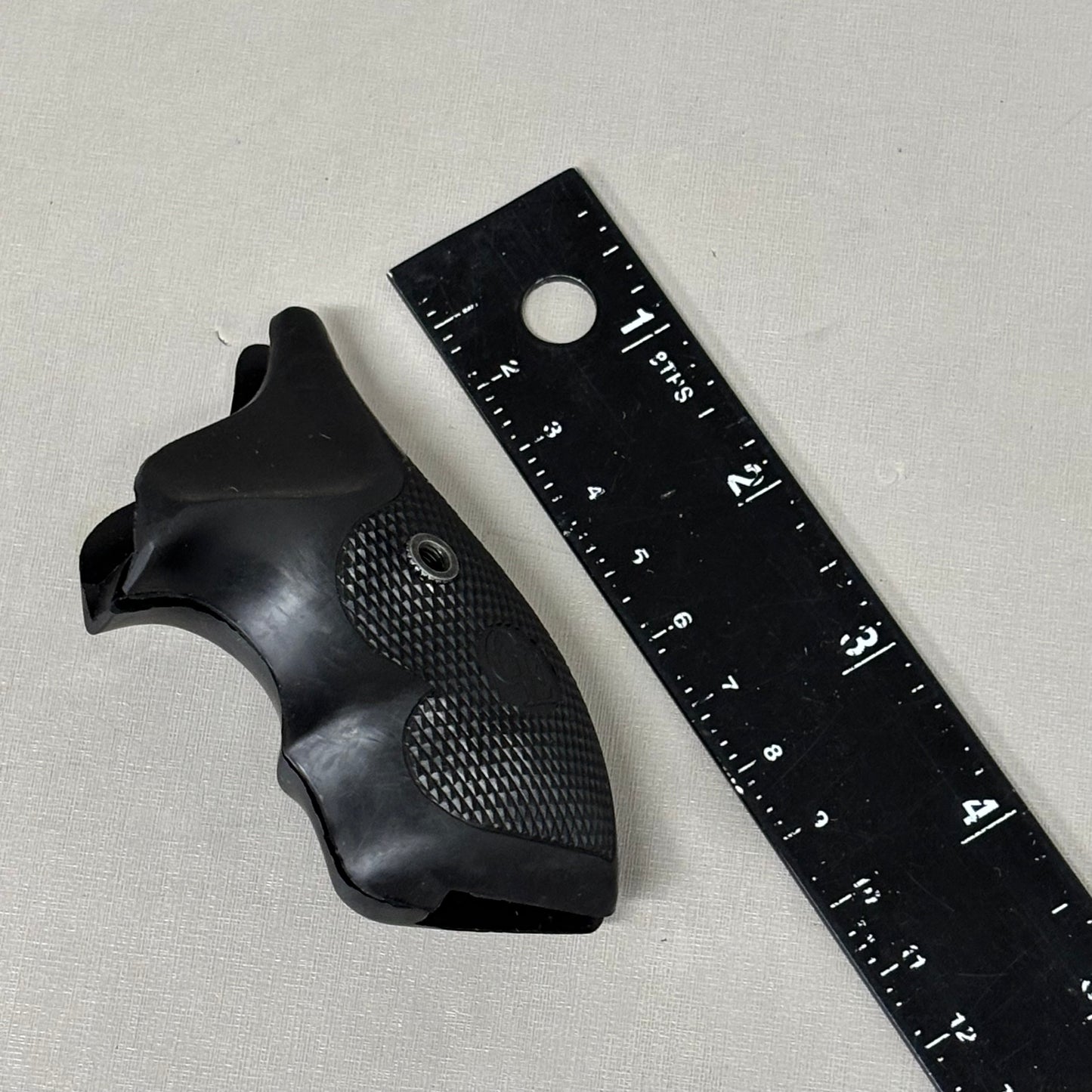 UNKNOWN VENDOR Shadow Black Rubber Revolver Grips RS5900-48
