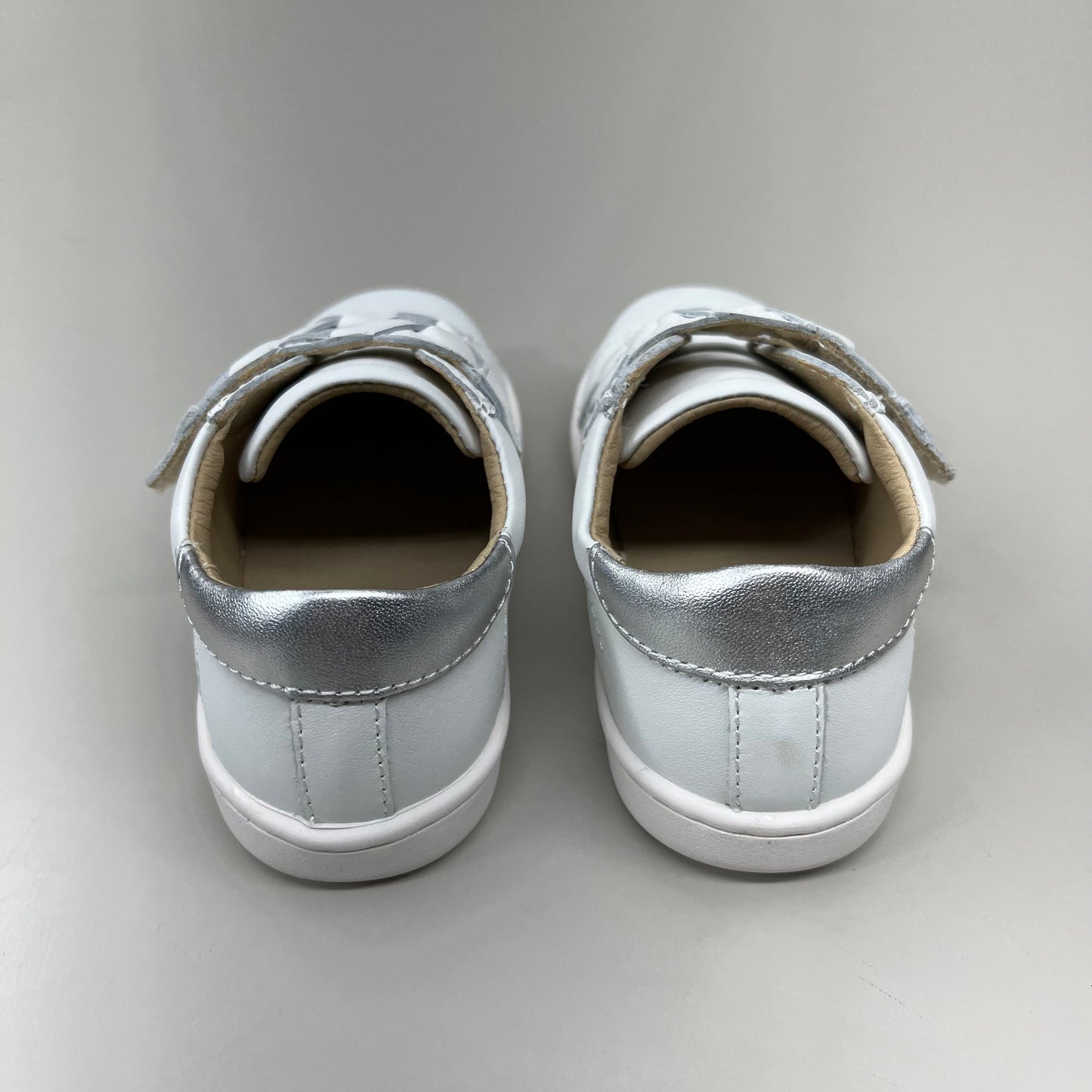 OLD SOLES Baby Plats Leather Shoe Sz 7 EU 23 Snow / Silver #6134