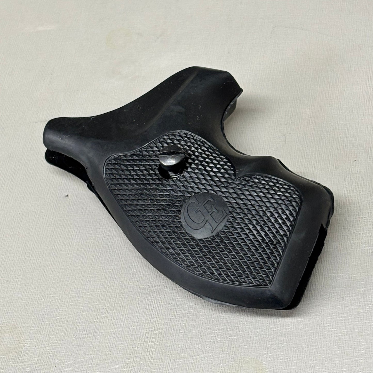 UNKNOWN VENDOR Shadow Black Rubber Revolver Grips RS5900-48