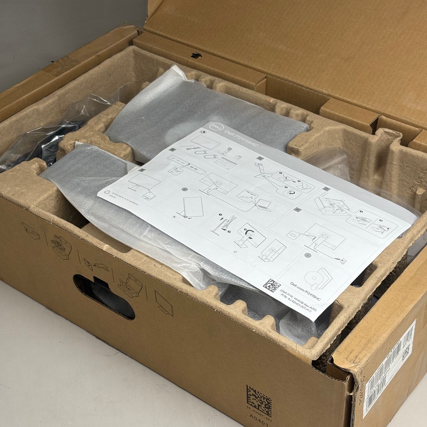 DELL 24" Full HD (1080p) HDMI DisplayPort USB-C LED Monitor P2419HC