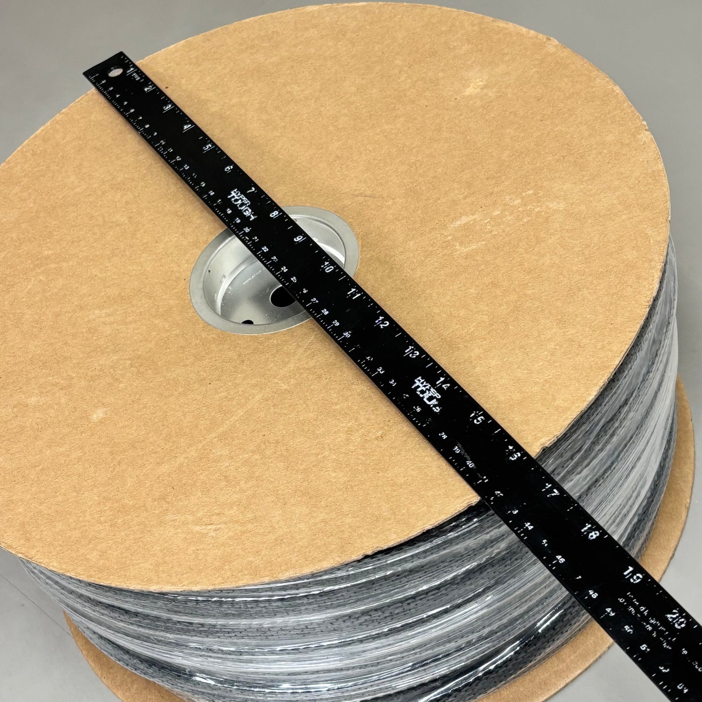 GORILLA SLEEVE Flat Filament Expandable Braided Sleeving  3/4" 500' T1793941
