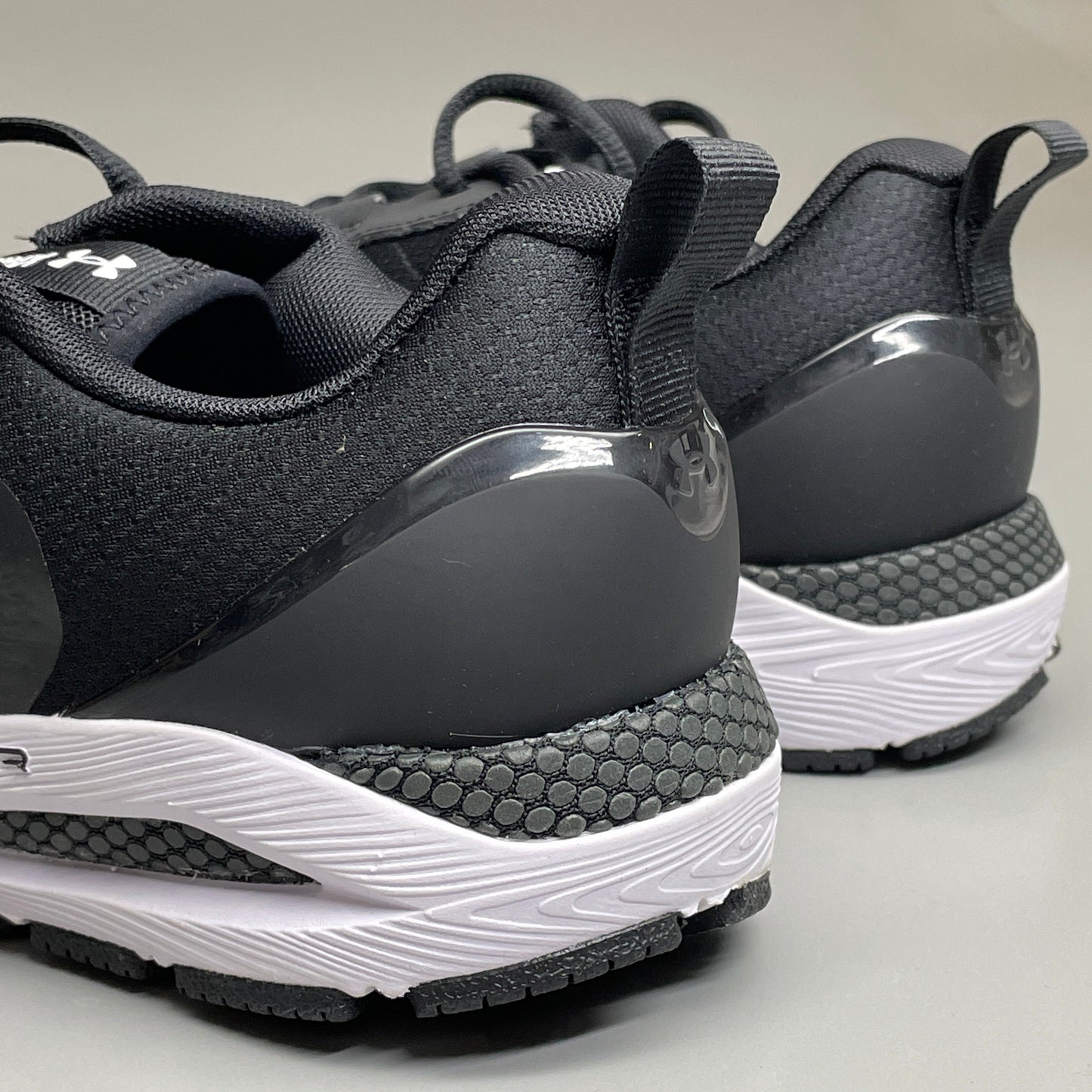 UNDER ARMOUR UA W HOVR Sonic SE Running Sneaker Women's Sz 9 Black/White 3024919-001 (New)