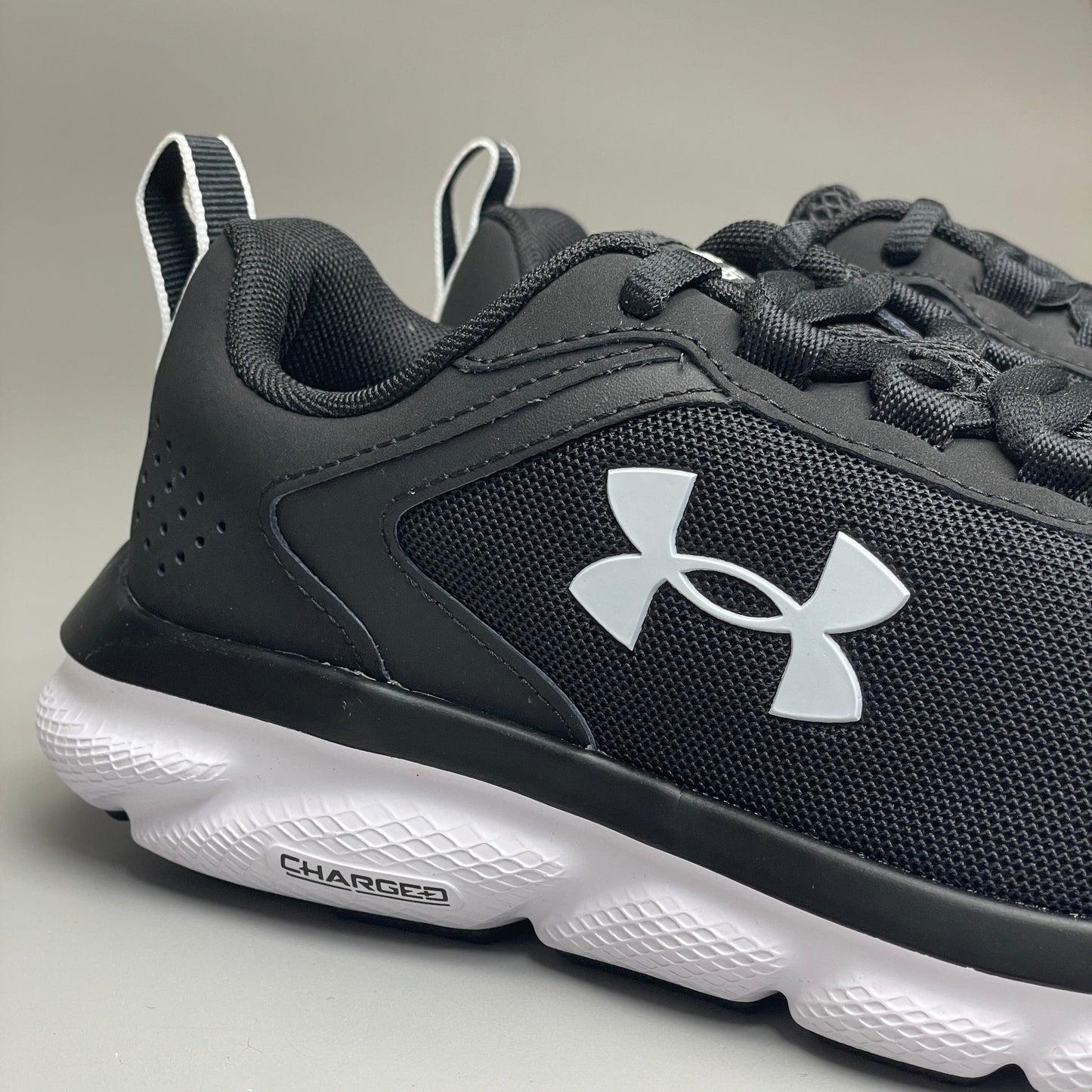 UNDER ARMOUR UA W Charged Assert 9 D Running Shoes Women's Sz 7.5 Black/White 3024862-001 (New)