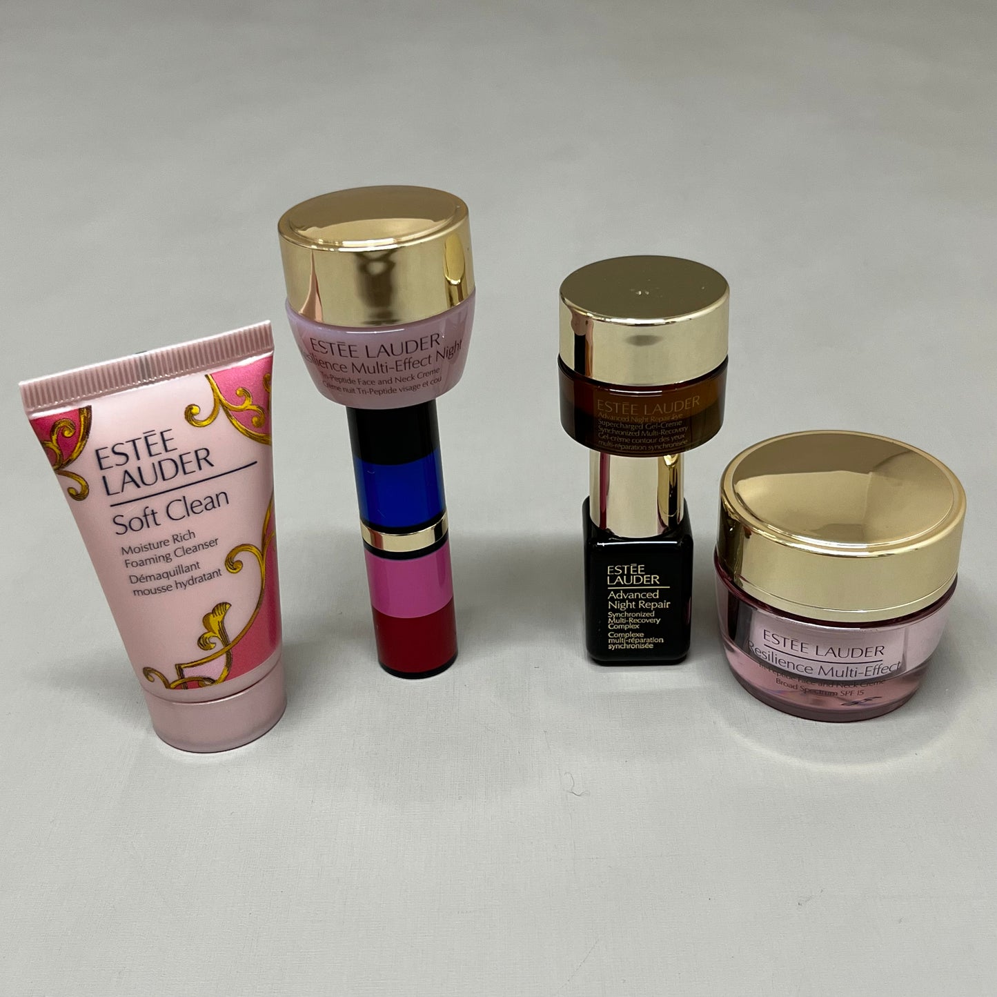 ESTEE LAUDER 6-Piece Gift Set of Cosmetics Bag Included Beauty Products 030548484 (New)