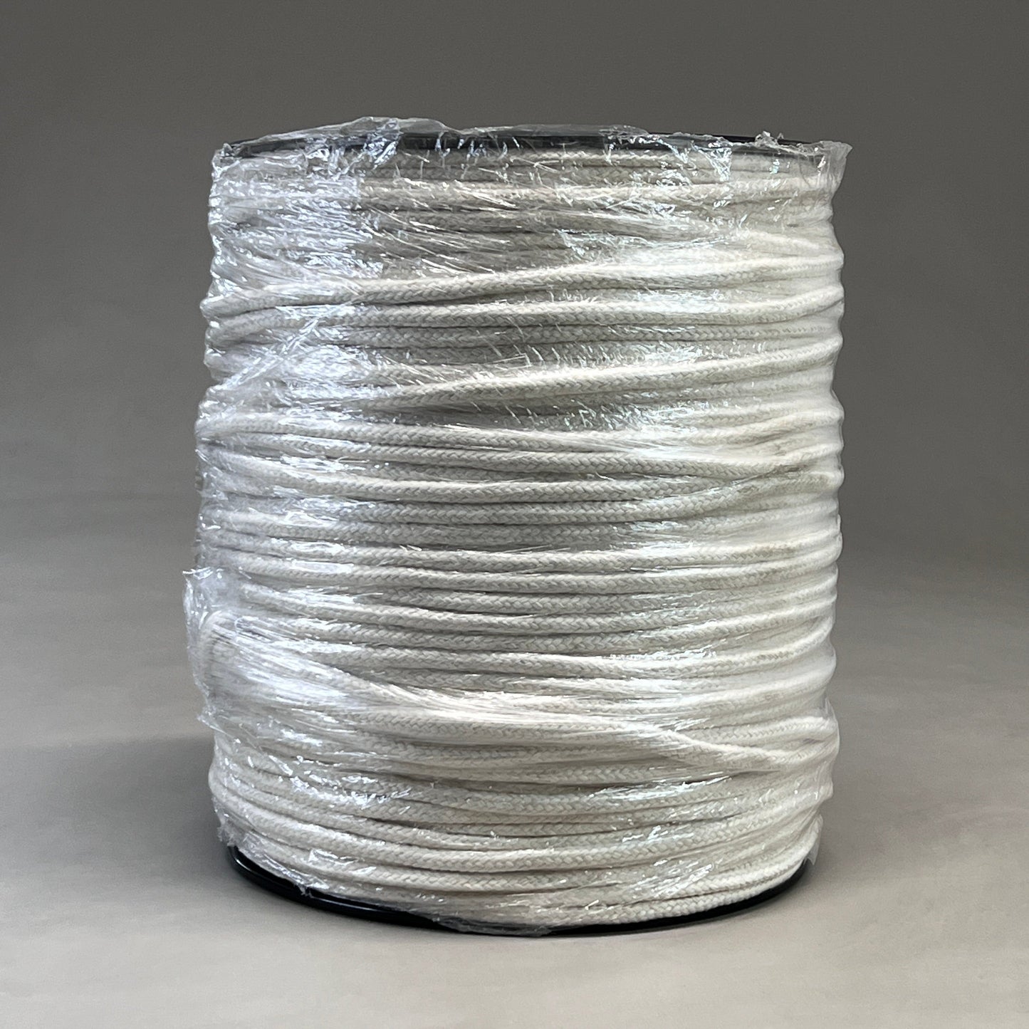 ZA@ UNBRANDED Cotton Rope w/ Nylon Cord Clothesline Rope White +250 ft (New) C