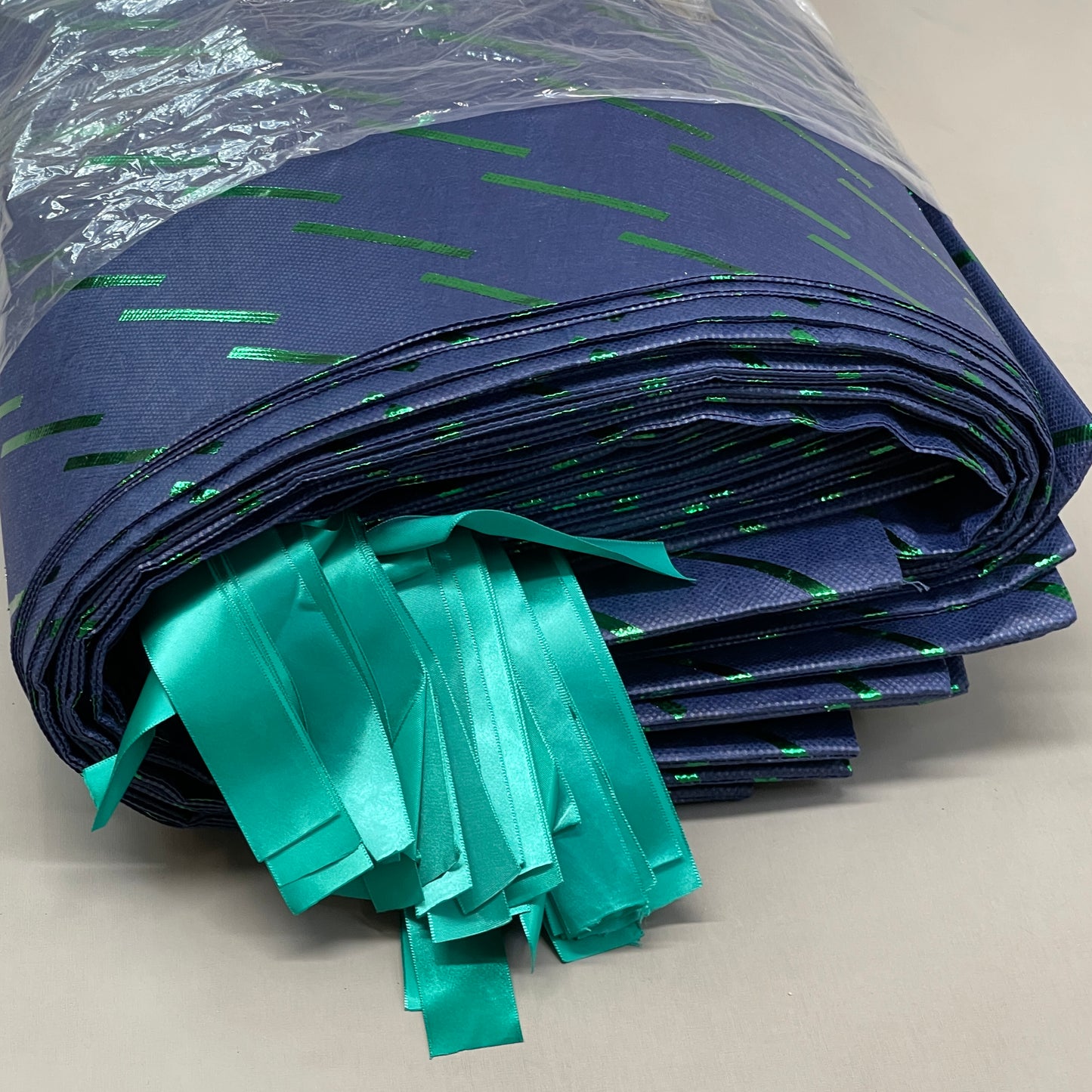 METROPAK Box of 50 Polybags Blue / Green Gift Bags 41.25" X 17" X 9.5" (New)