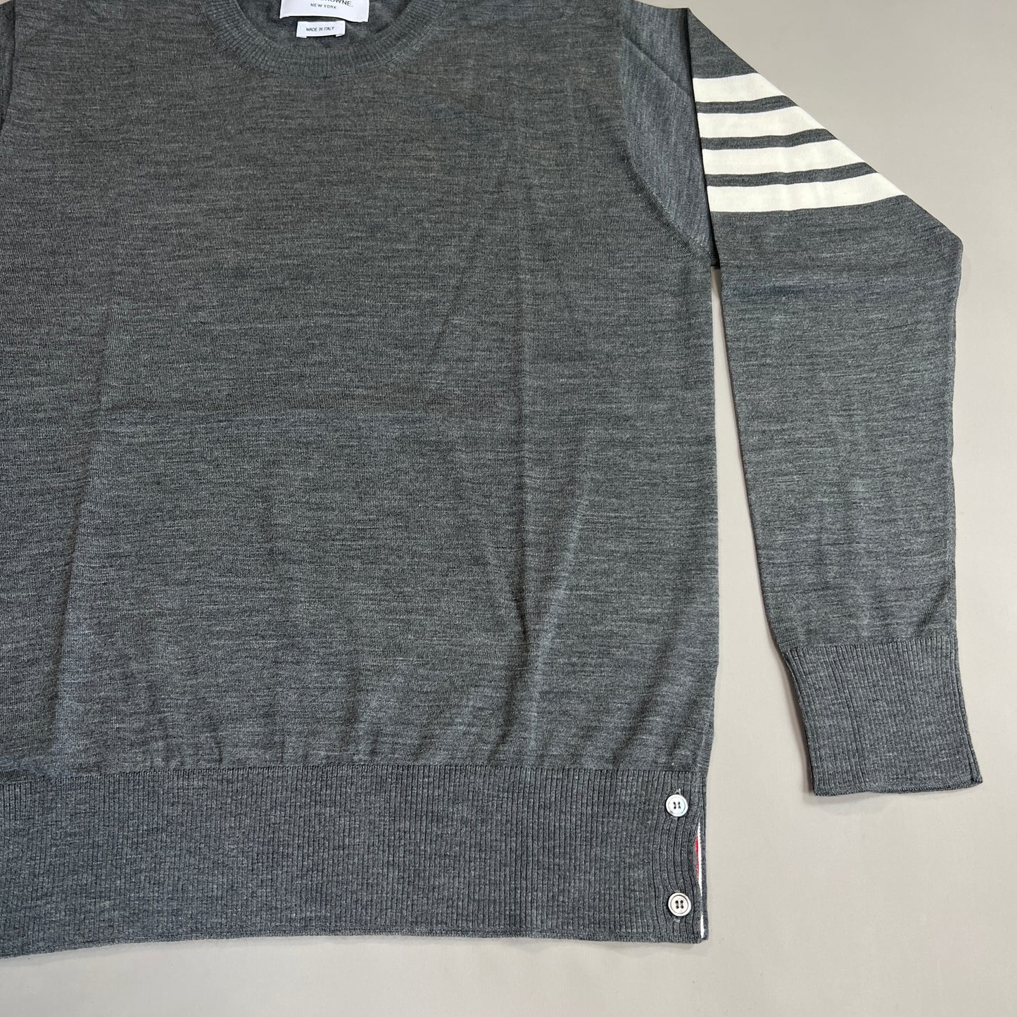 THOM BROWNE New York Classic Crewneck Pullover w/4 Bar Sleeve in Sustainable Fine Merino Wool Med Grey Size 1 (New)