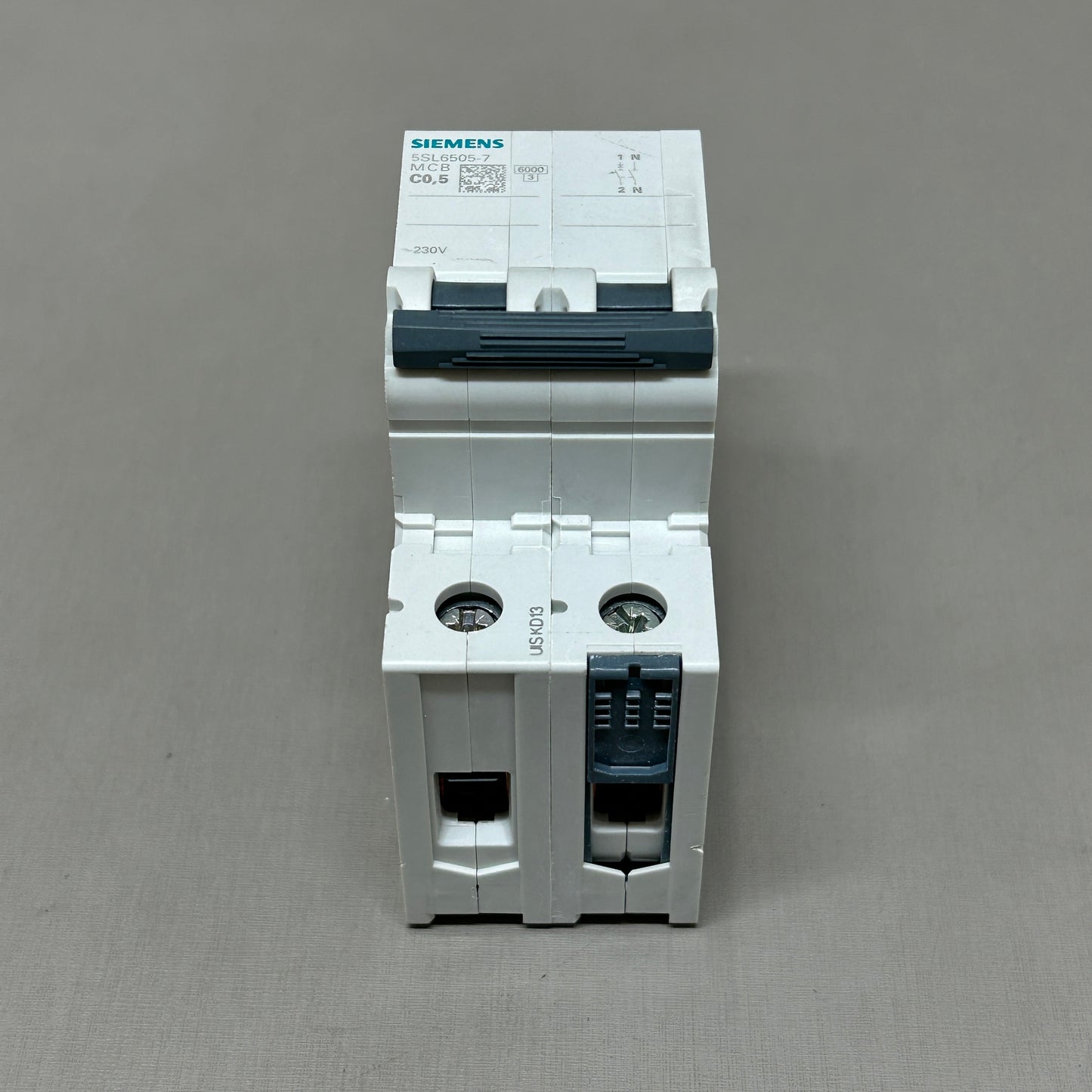 SIEMENS Miniature Circuit Breaker 230 V 6KA Off-White 5SL6505-7 (New)