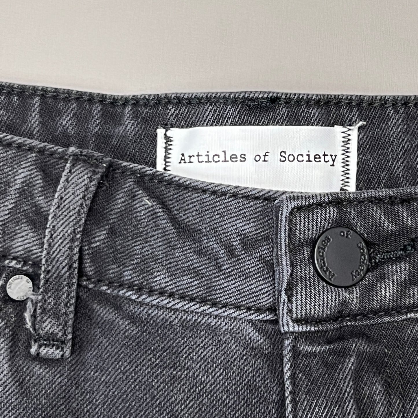 ARTICLES OF SOCIETY Kate Eleele Raw Hem Cropped Jeans Women's Sz 26 Black 4810TQB-720 (New)