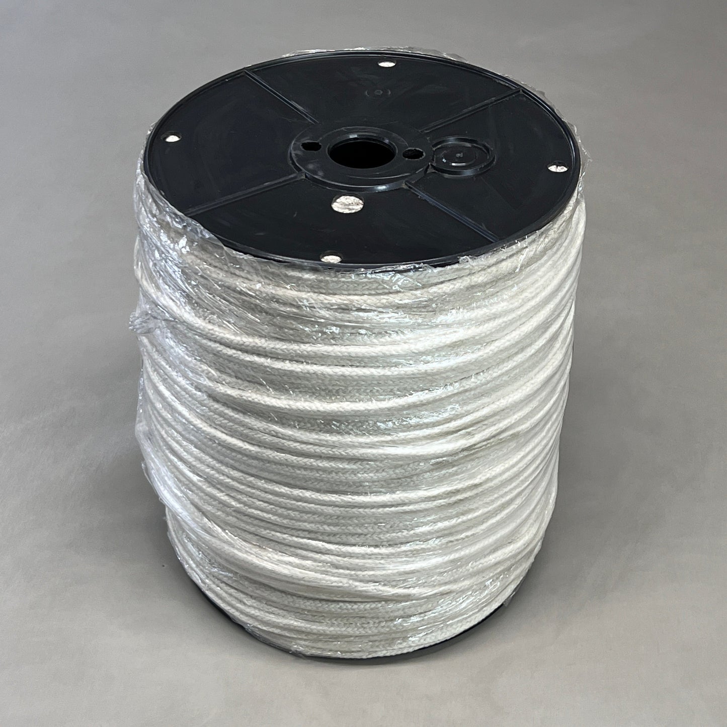 ZA@ UNBRANDED Cotton Rope w/ Nylon Cord Clothesline Rope White +250 ft (New) C