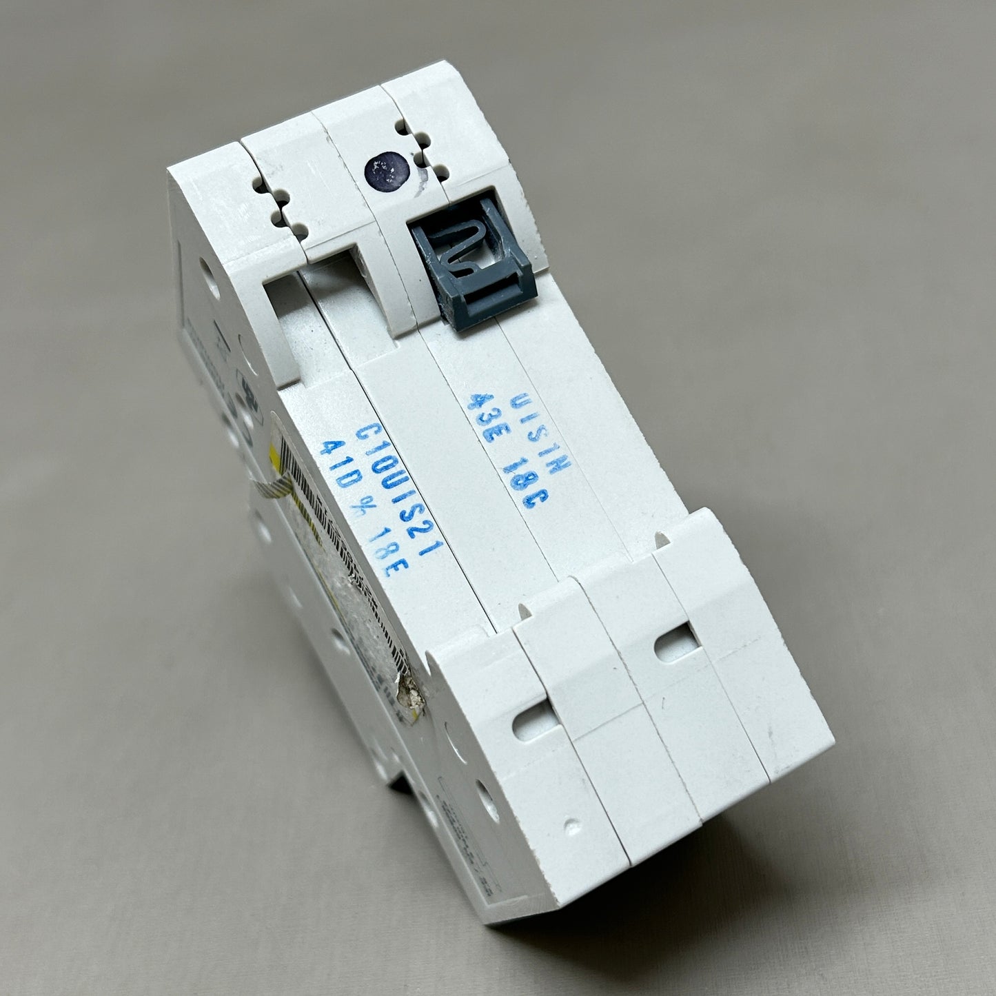 SIEMENS Miniature Circuit Breaker 230V 6KA Off-White 5SL6510-7 (New)