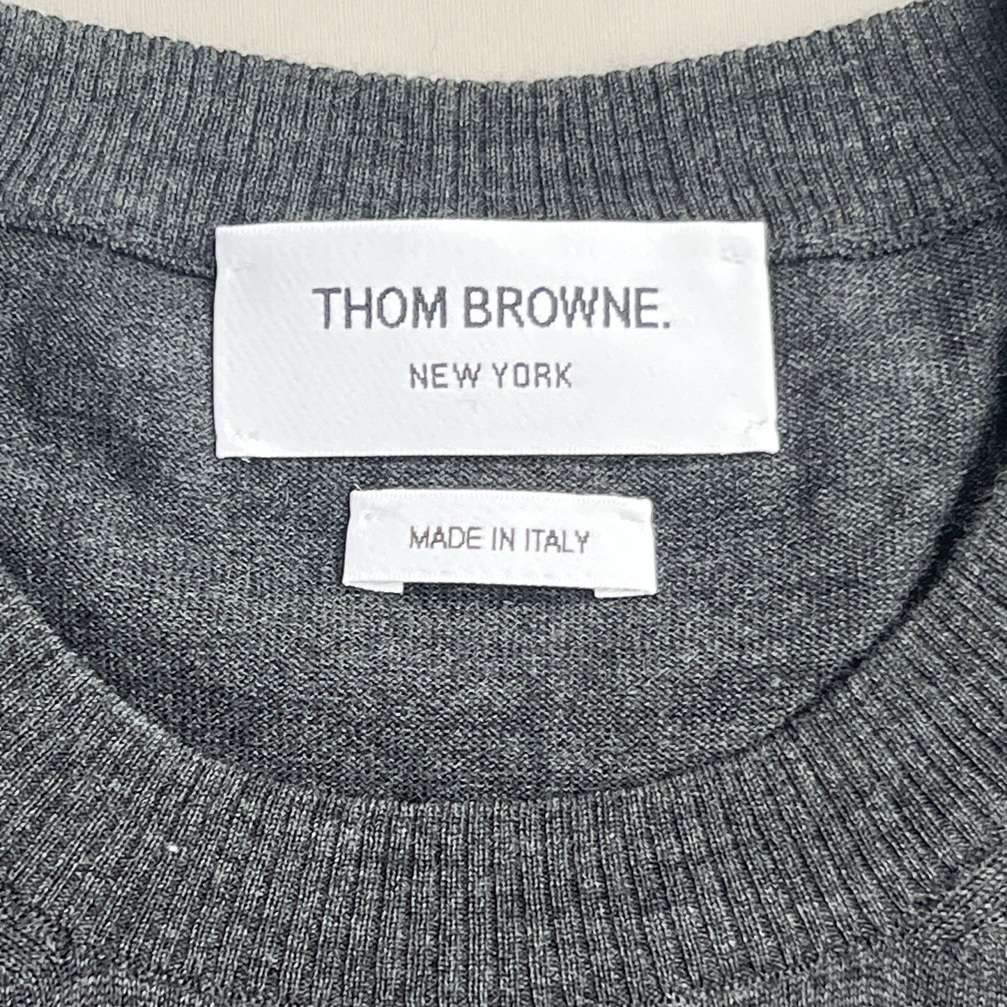 THOM BROWNE New York Classic Crewneck Pullover w/4 Bar Sleeve in Sustainable Fine Merino Wool Dark Grey Size 5 (New)