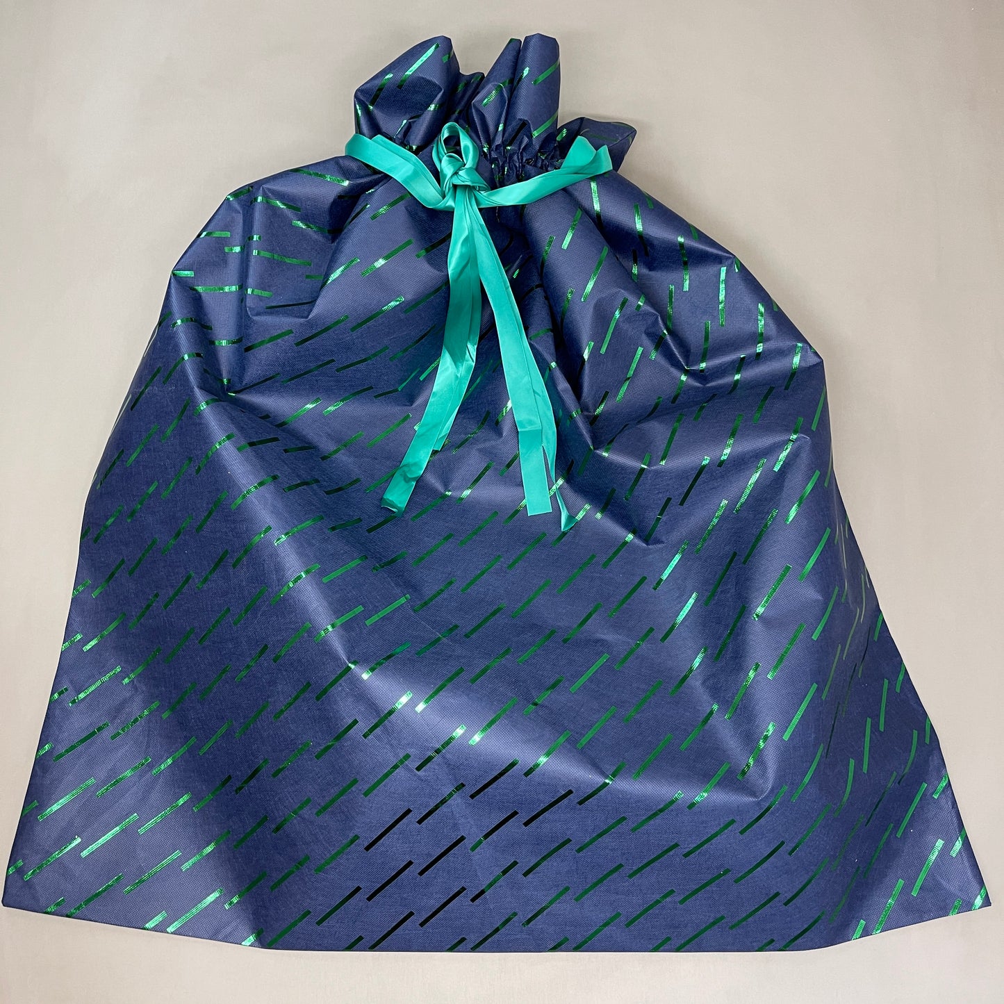 METROPAK Box of 50 Polybags Blue / Green Gift Bags 41.25" X 17" X 9.5" (New)