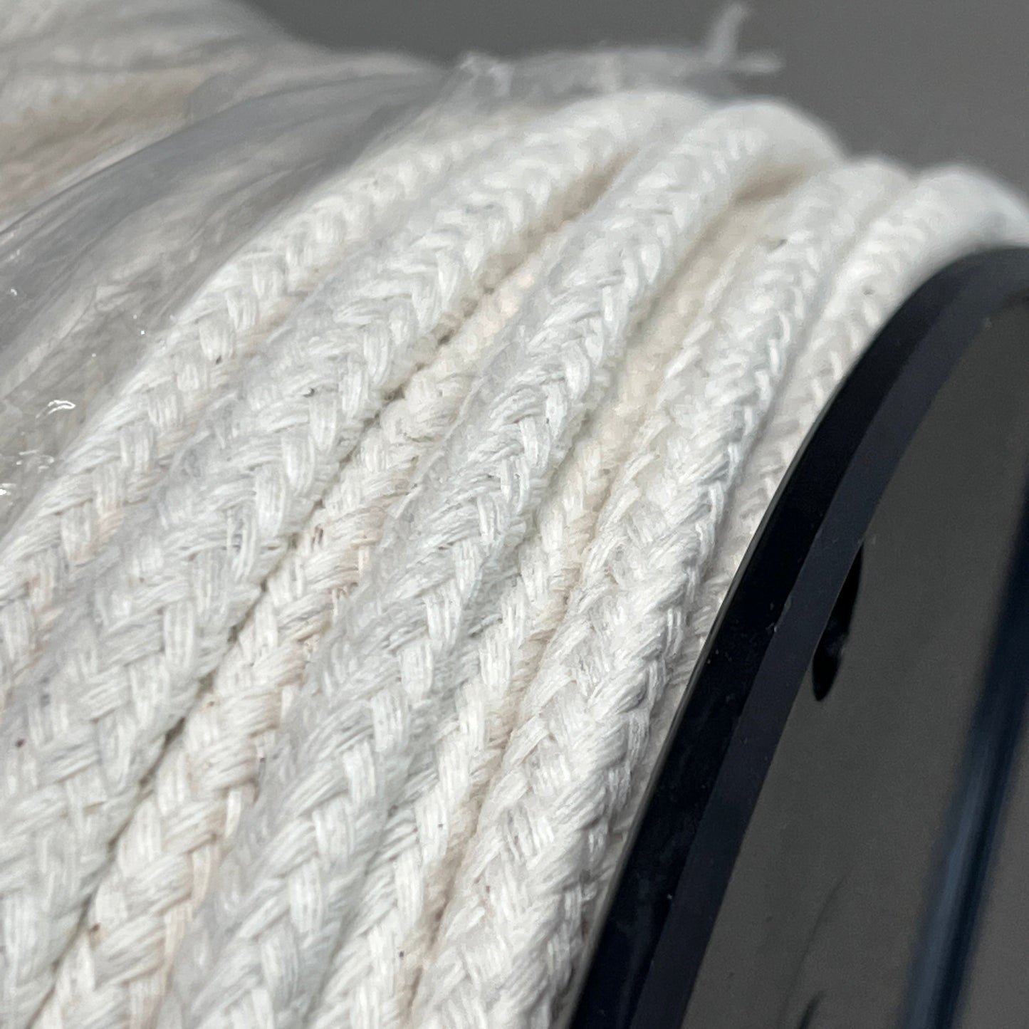 ZA@ UNBRANDED Cotton Rope w/ Nylon Cord Clothesline Rope White +250 ft (New) B