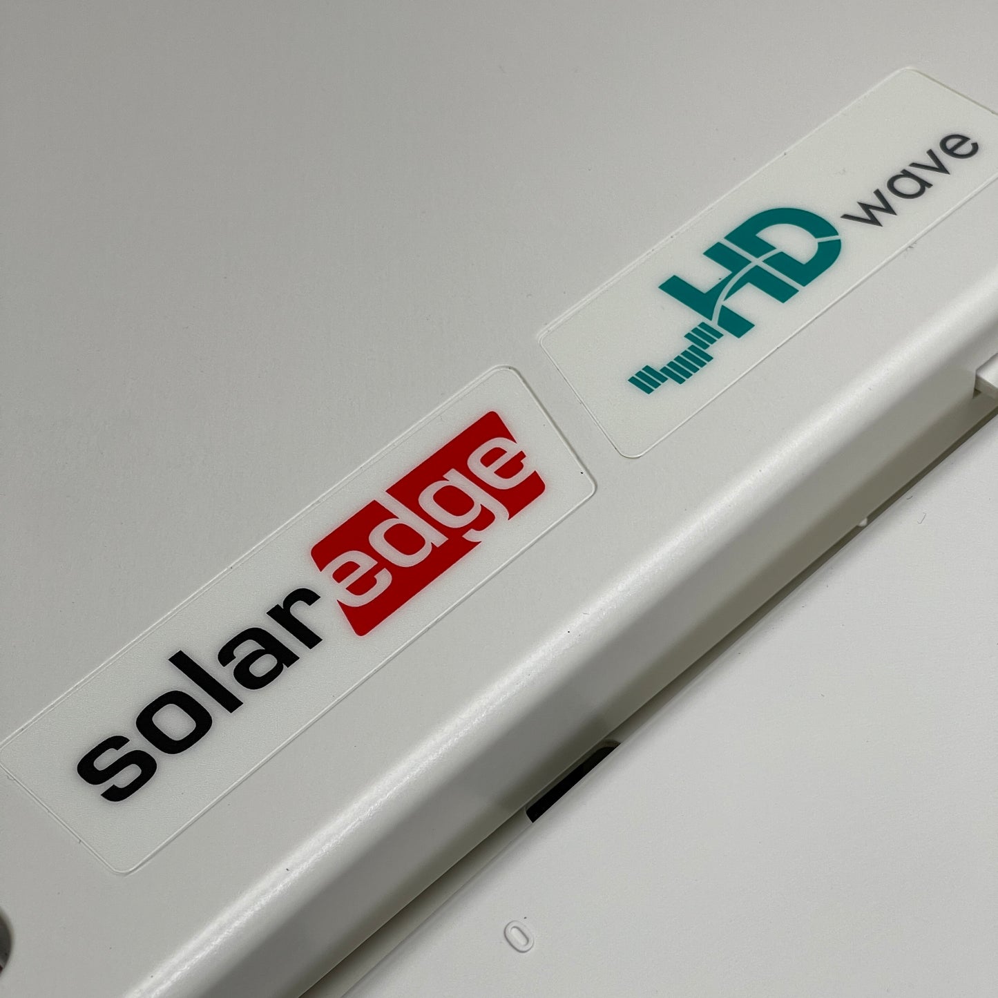 SOLAREDGE Single-Phase Solar Inverter w/ HD-Wave Technology 7600W SE7600H-US (New)