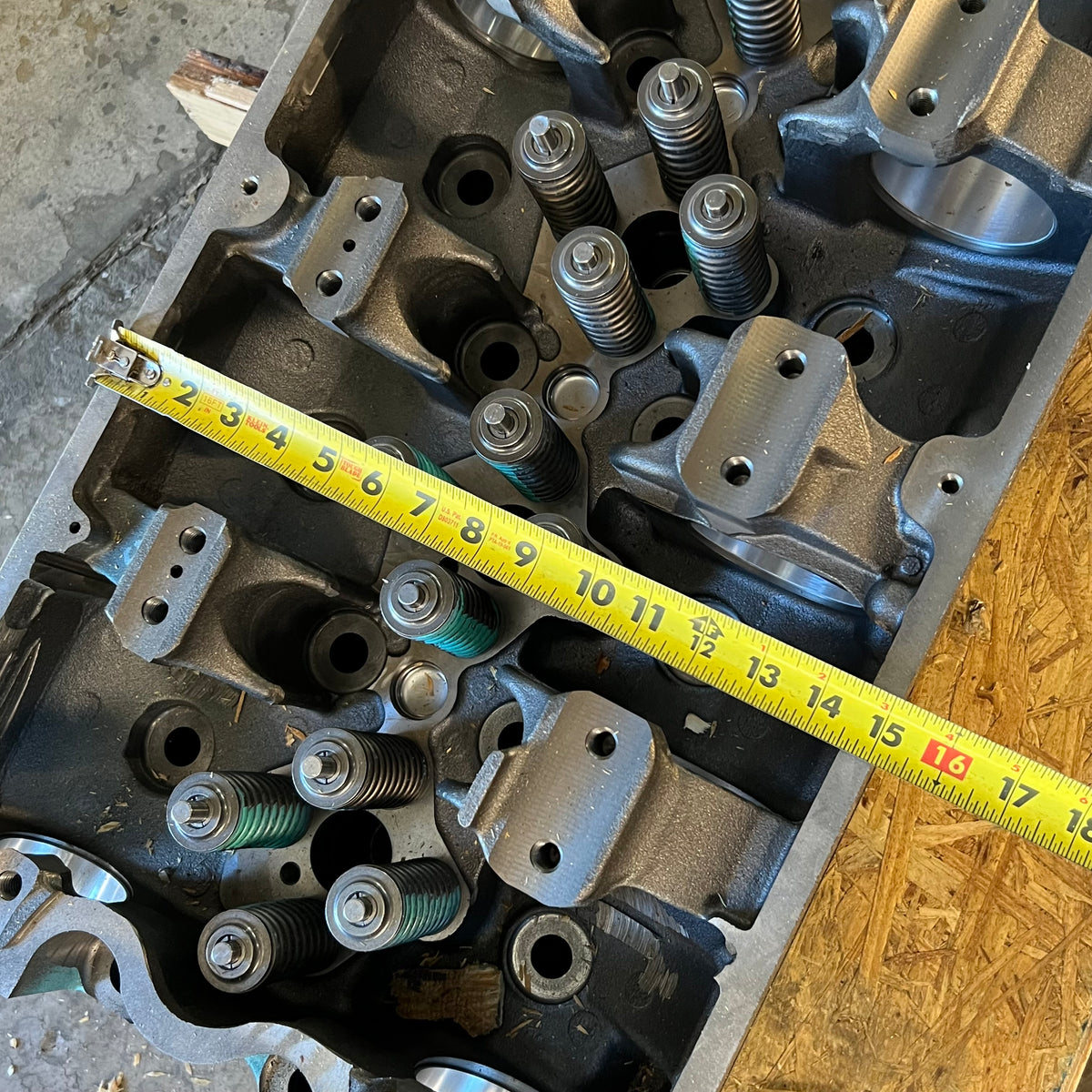 GENUINE CUMMIS Recon Cylinder Head Sz 41" x 15" x 9.5" Steel ISX/QSX15 - 5658287PX