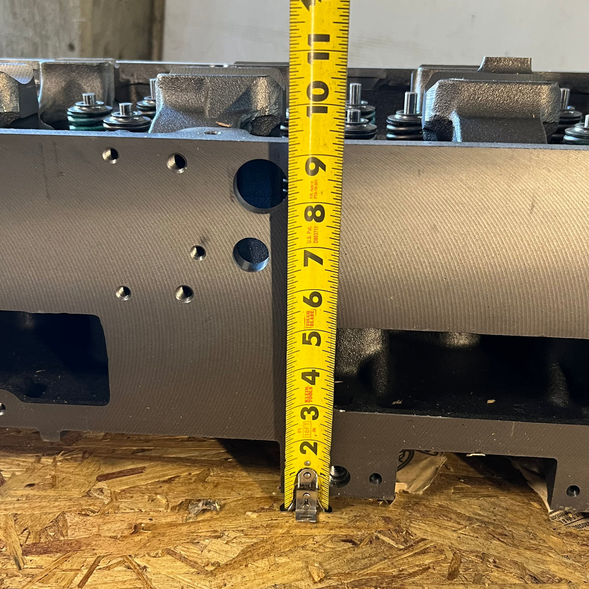 GENUINE CUMMIS Recon Cylinder Head Sz 41" x 15" x 9.5" Steel ISX/QSX15 - 5658287PX